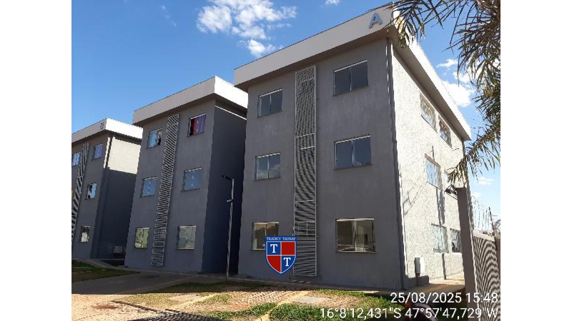 APARTAMENTO em JARDIM ZULEIKA