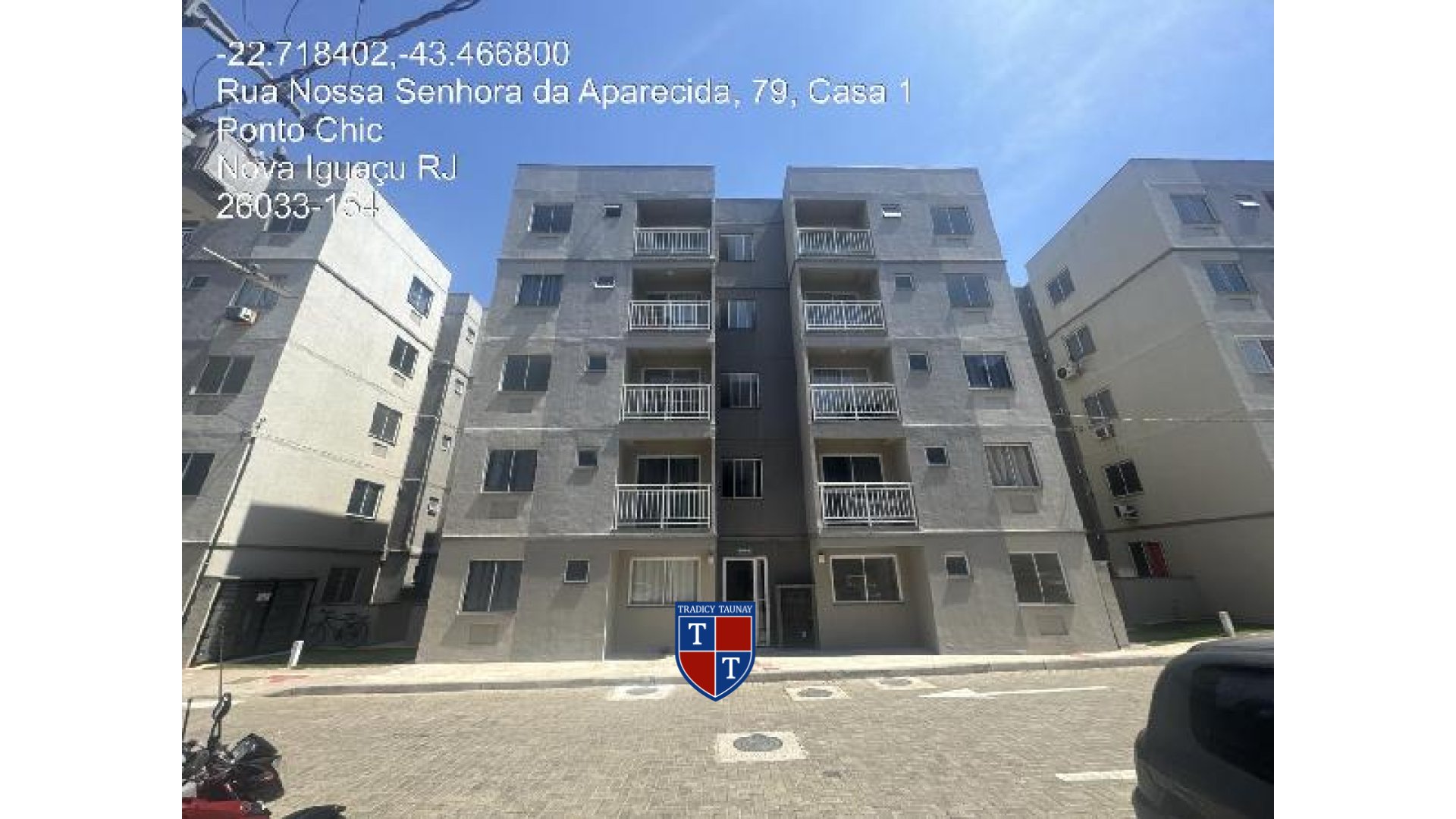 APARTAMENTO em PONTO CHIC