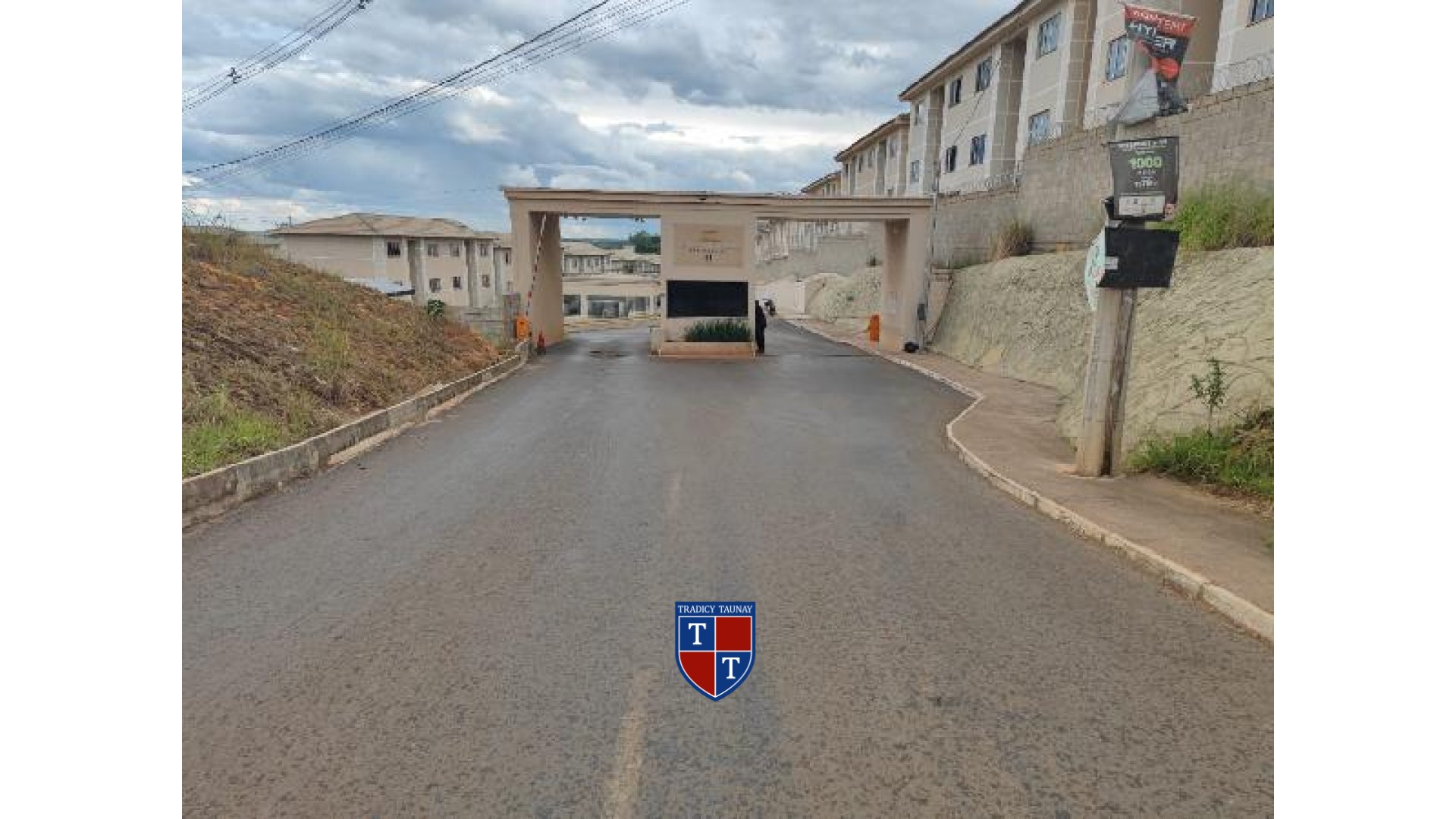 APARTAMENTO em FAZENDA SAIA VELHA