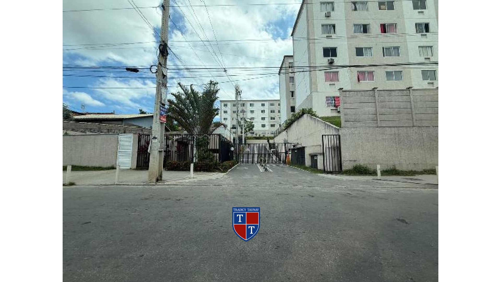 APARTAMENTO em MONJOLOS