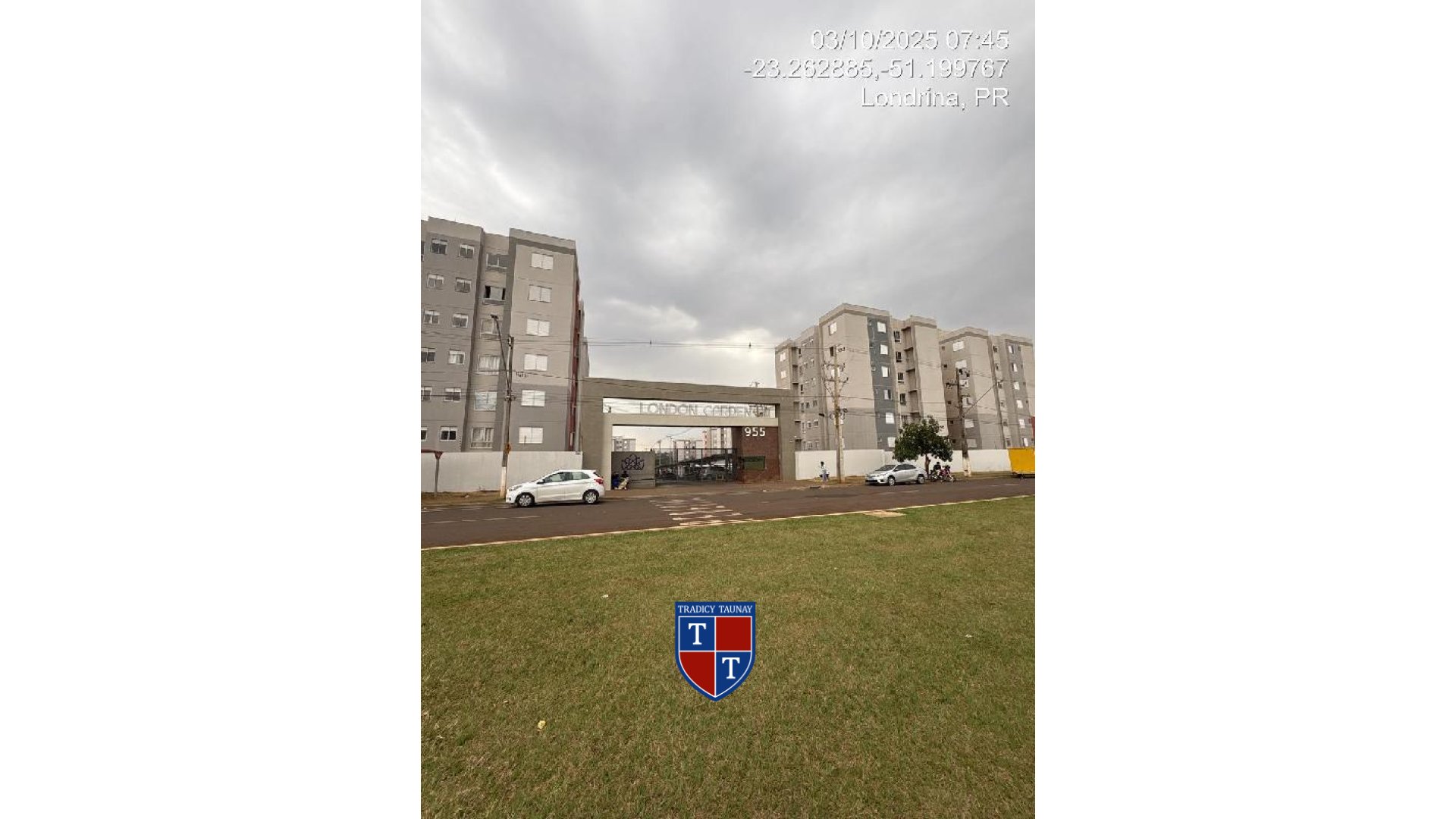 APARTAMENTO em JARDIM MARIA CELINA