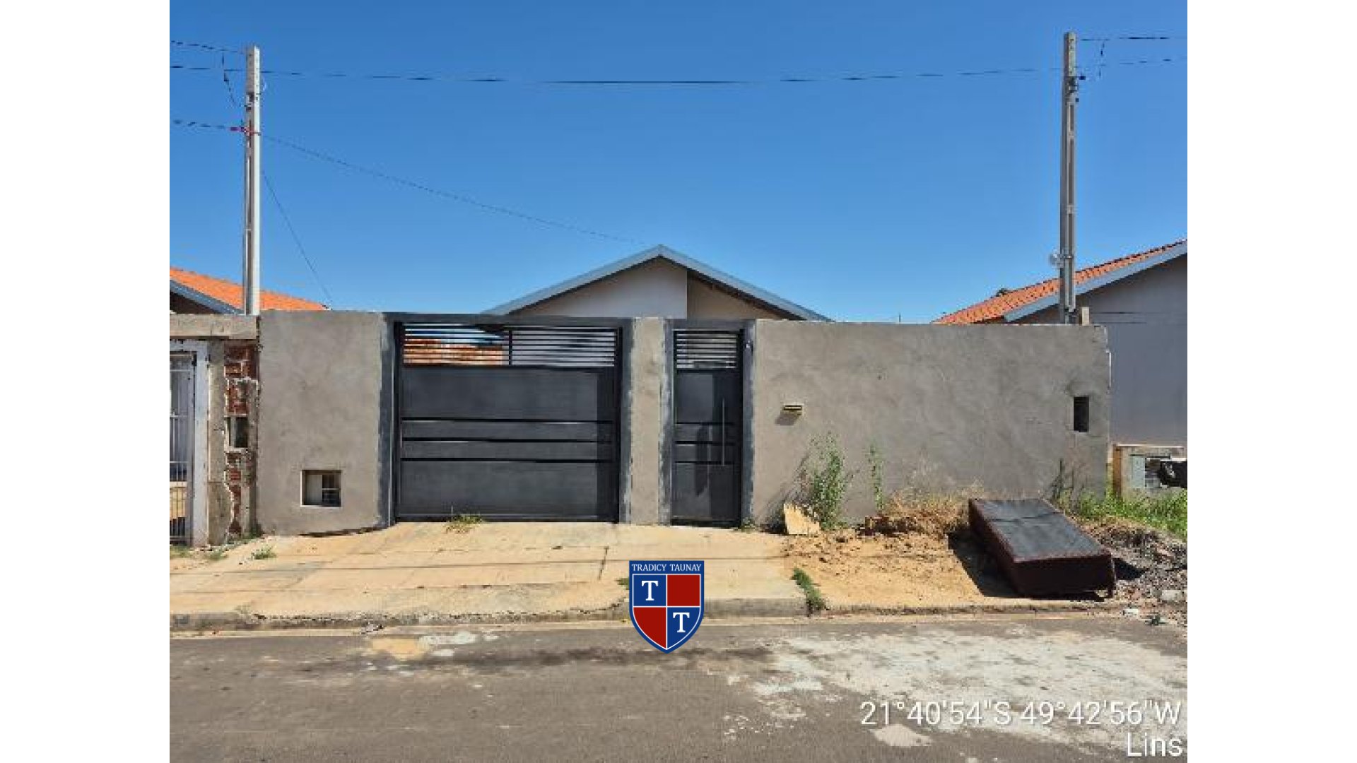 CASA em RESIDENCIAL PARQUE DAS FLORES