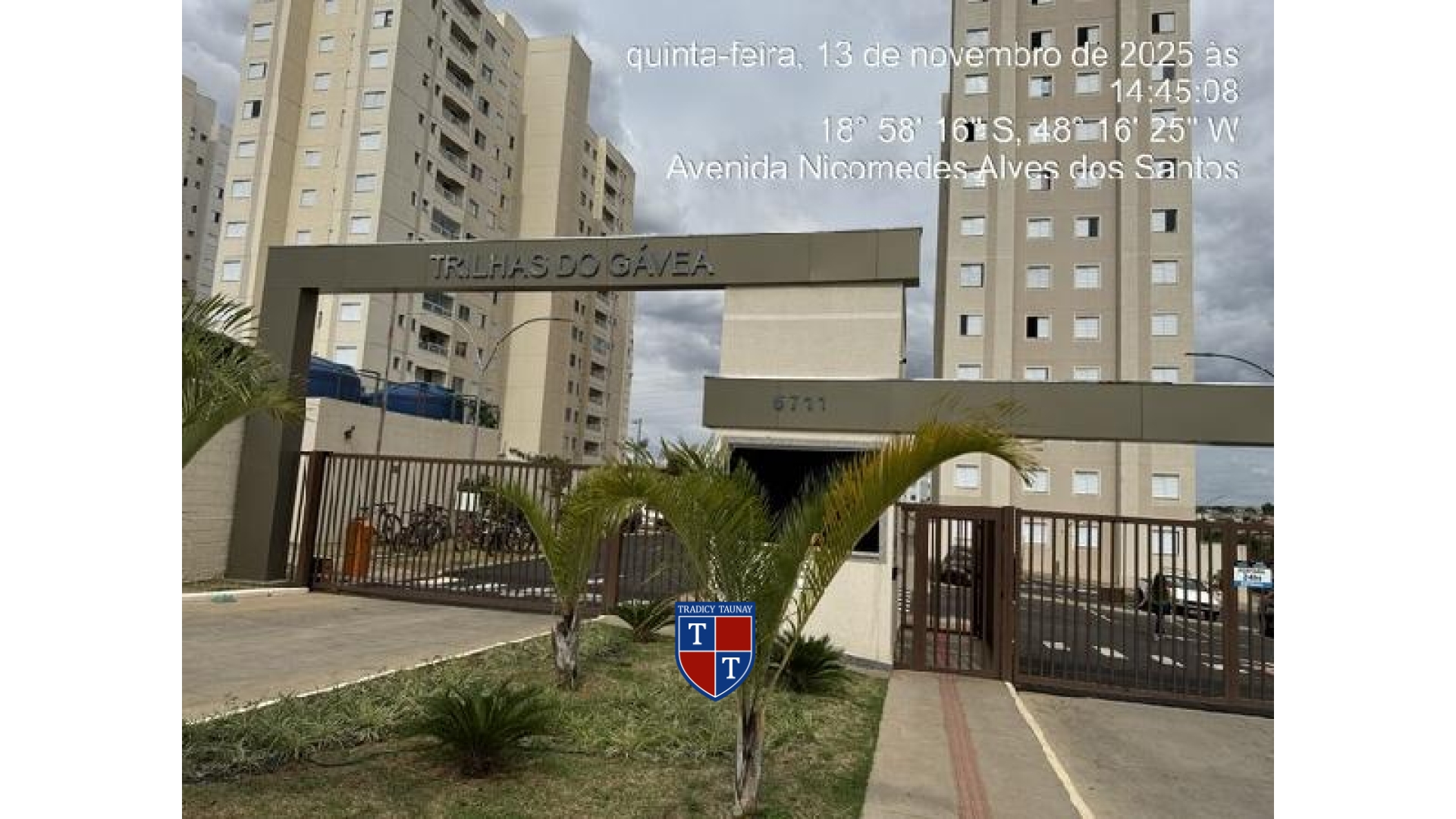 APARTAMENTO em SHOPPING PARK