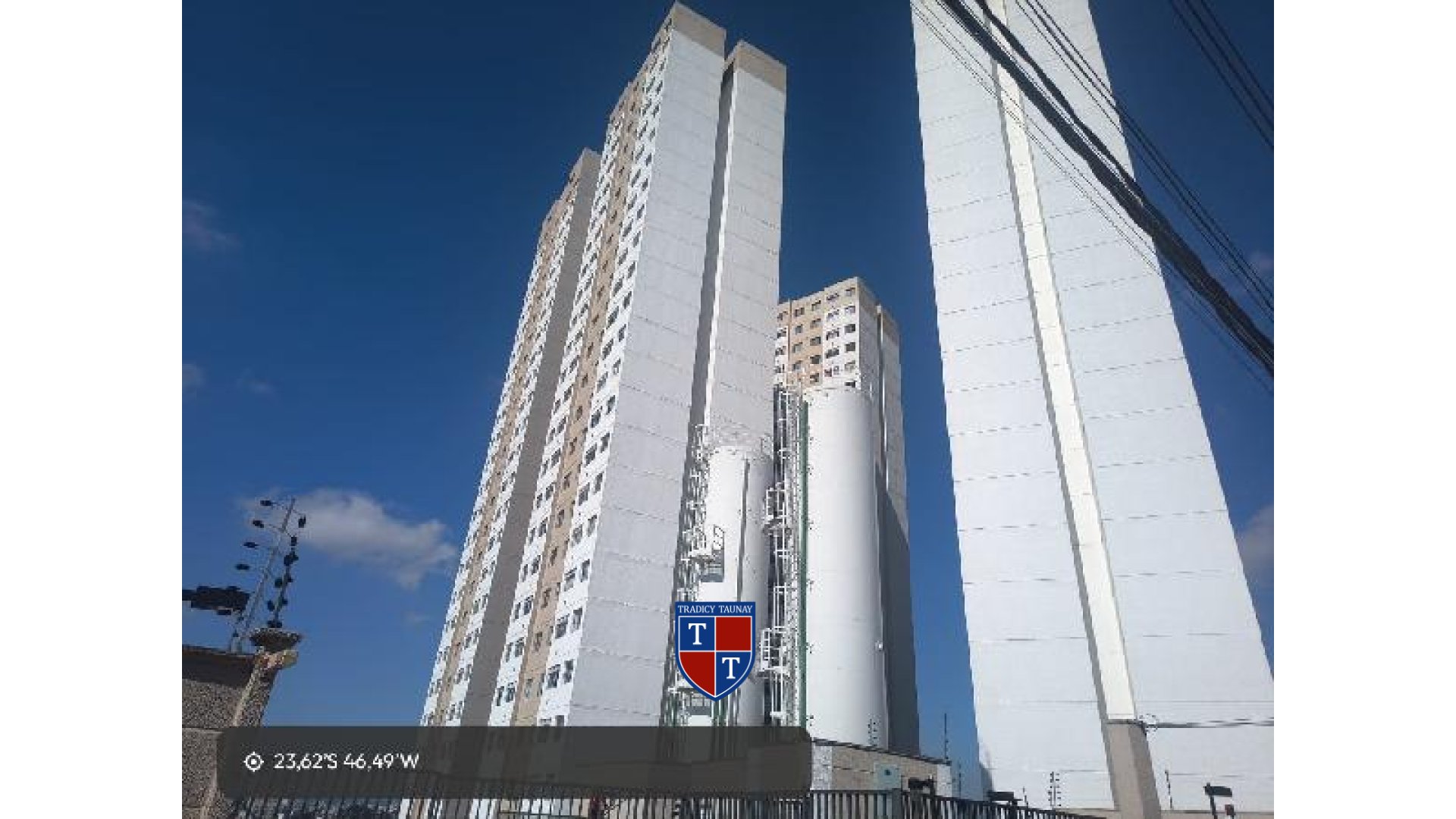 APARTAMENTO em FAZENDA DA JUTA