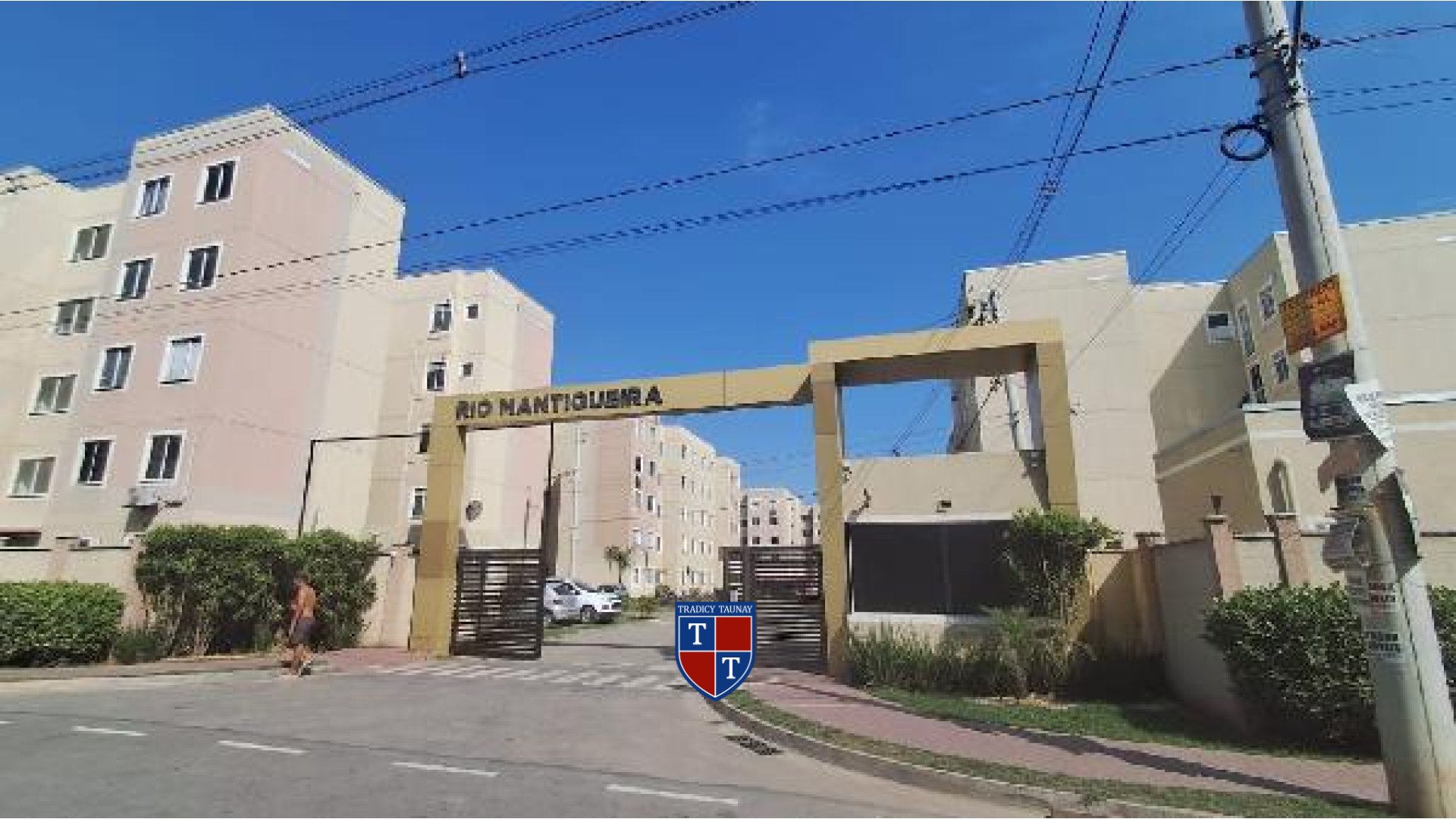 APARTAMENTO em SANTA CRUZ