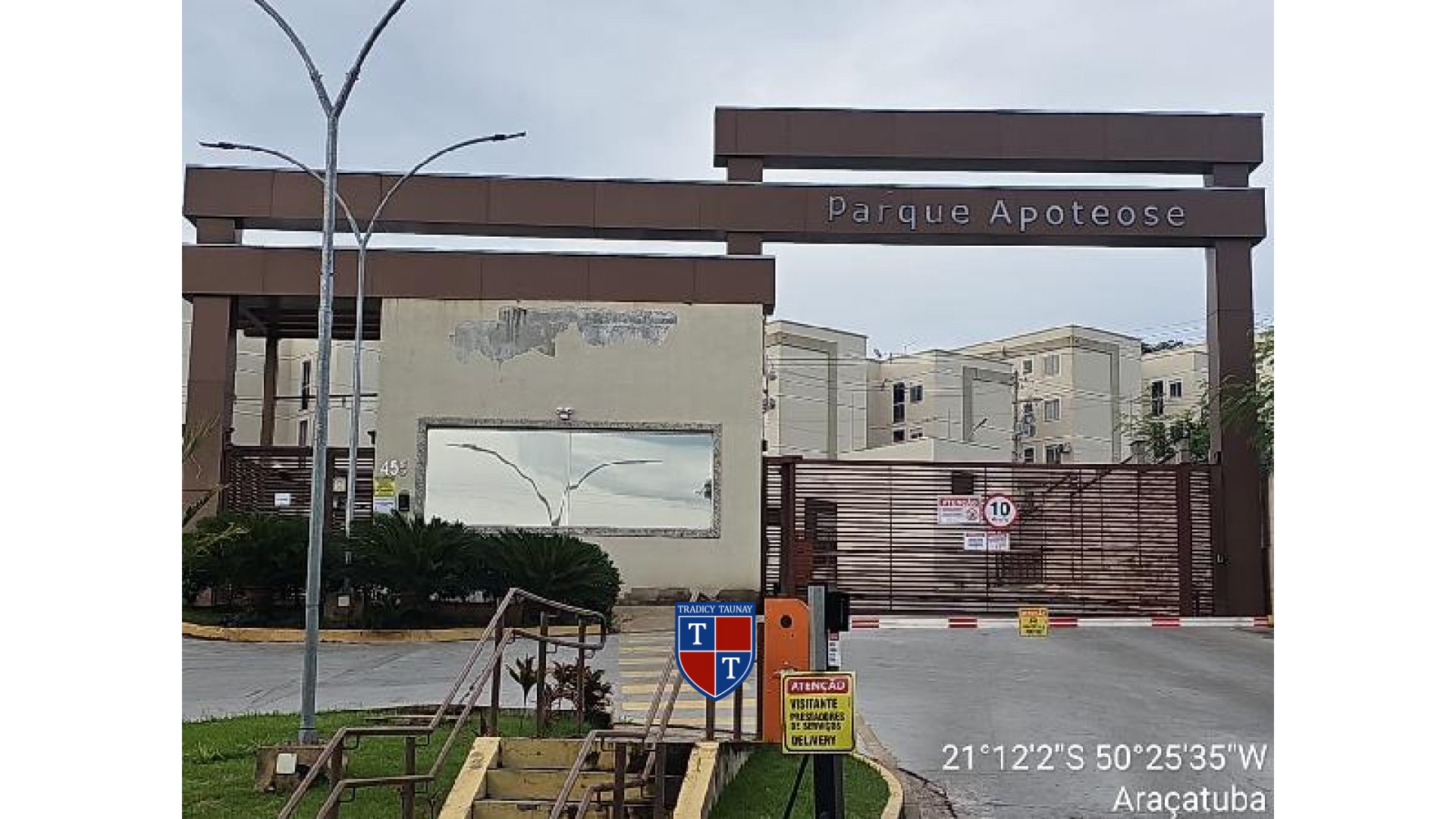 APARTAMENTO em ESTRADA FAUSE CHADE