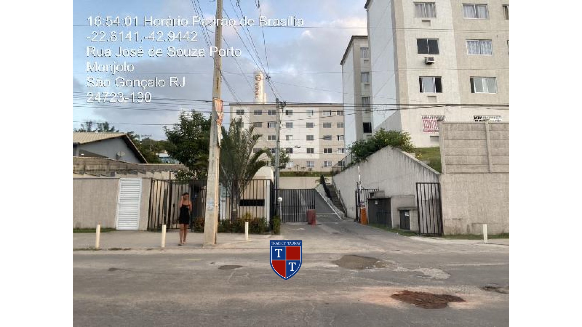 APARTAMENTO em MONJOLOS