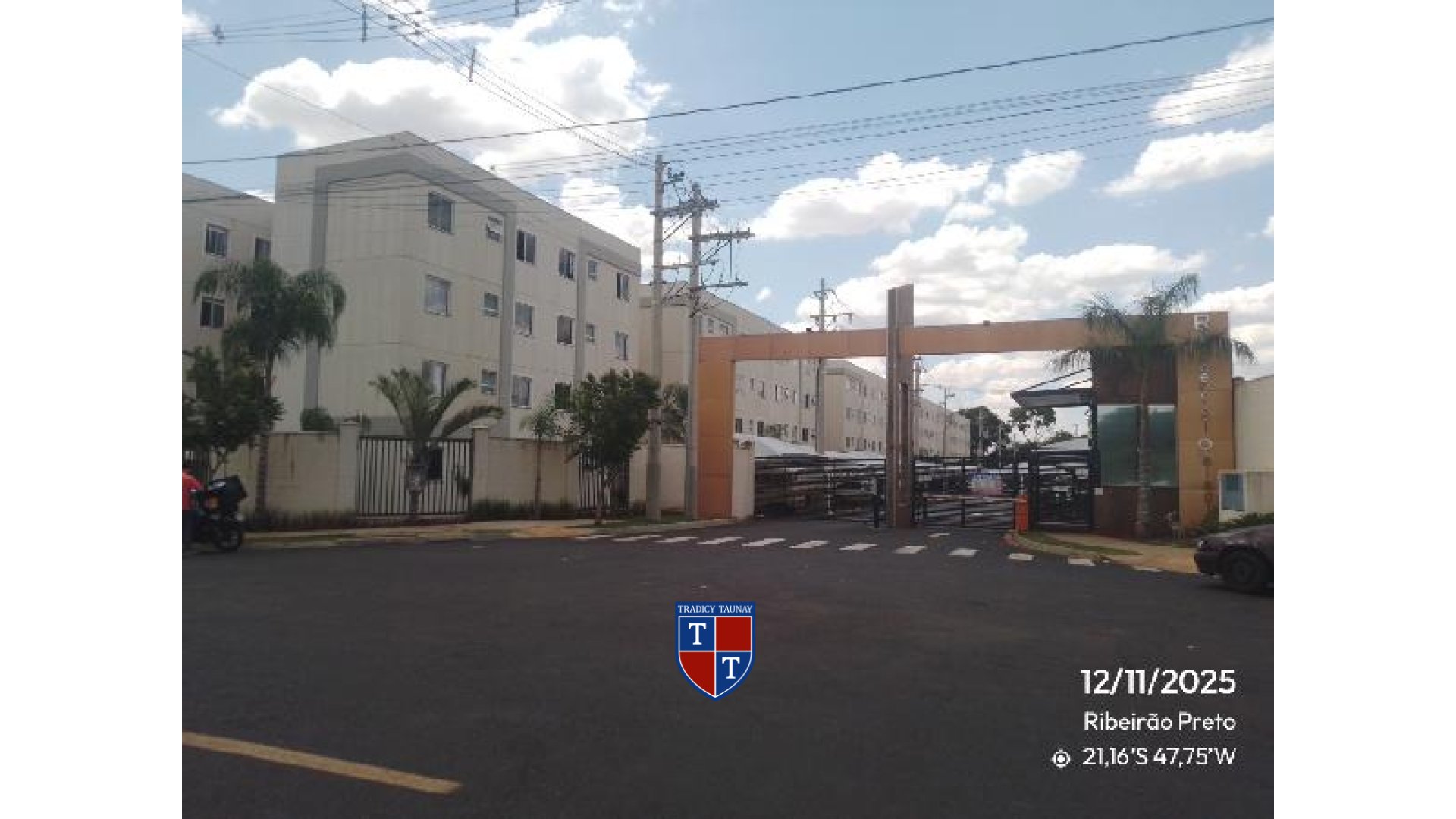 APARTAMENTO em JARDIM OURO BRANCO