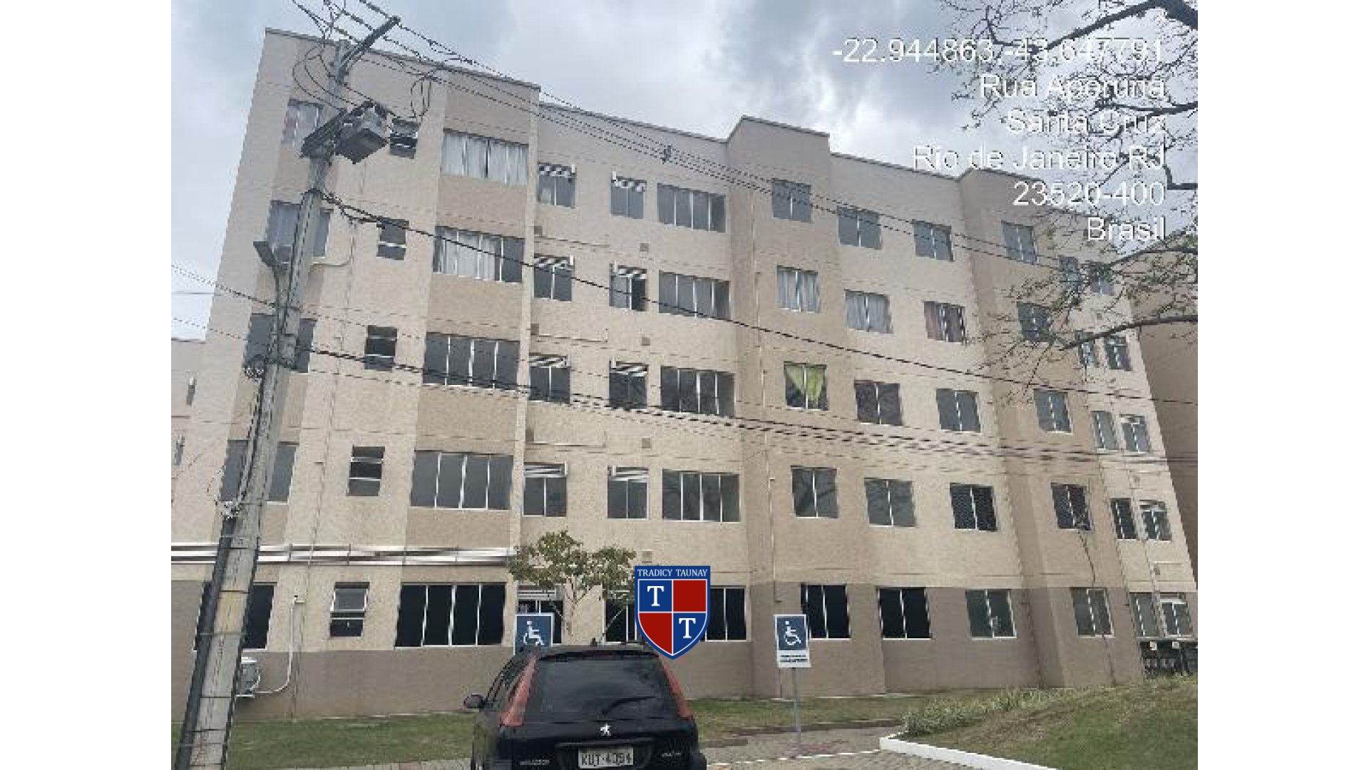 APARTAMENTO em SANTA CRUZ