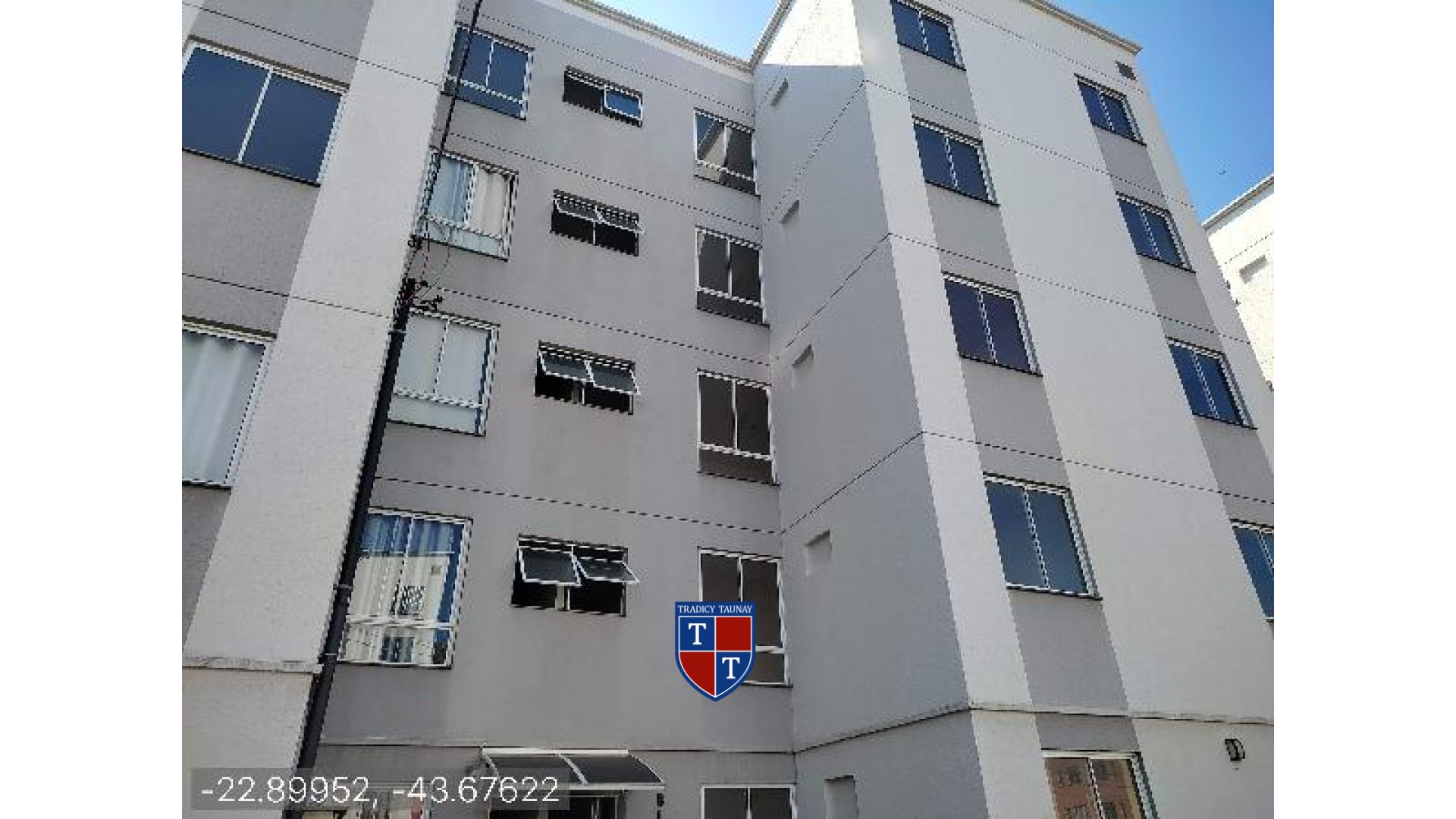 APARTAMENTO em SANTA CRUZ