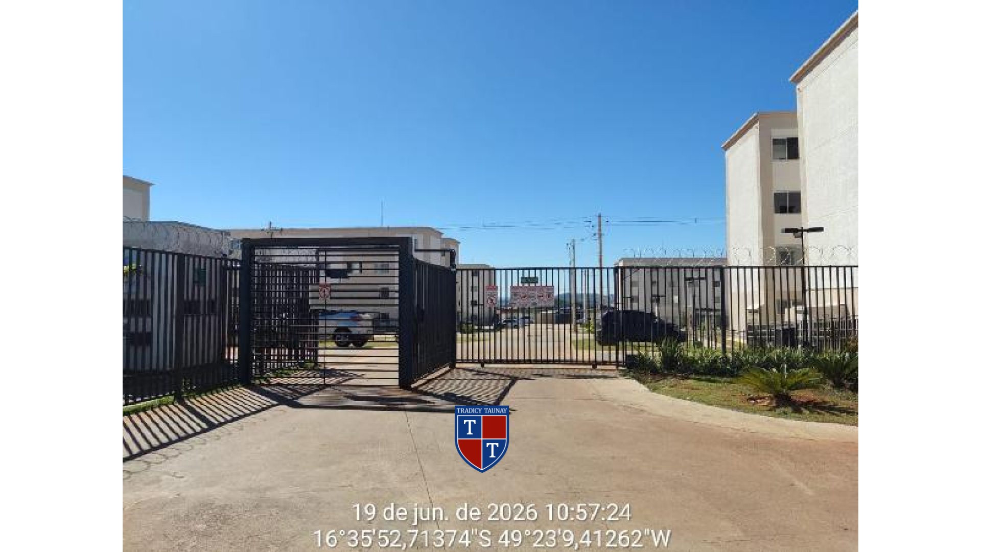 APARTAMENTO em RESIDENCIAL FLORES DO CERRADO