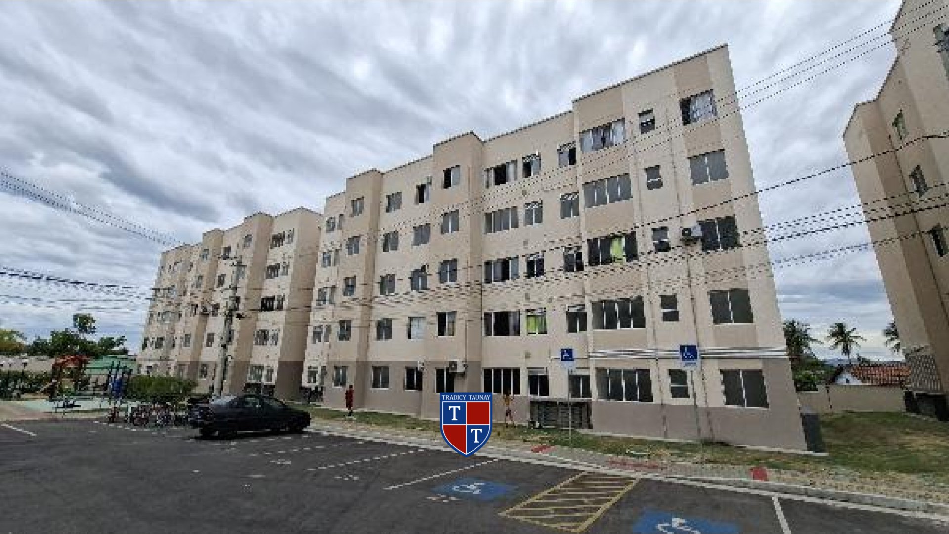APARTAMENTO em SANTA CRUZ