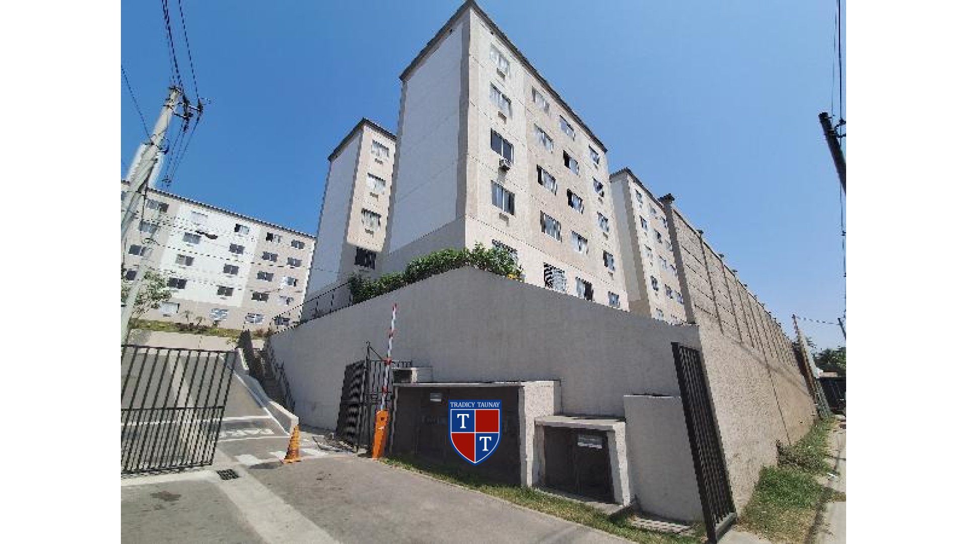 APARTAMENTO em MONJOLOS