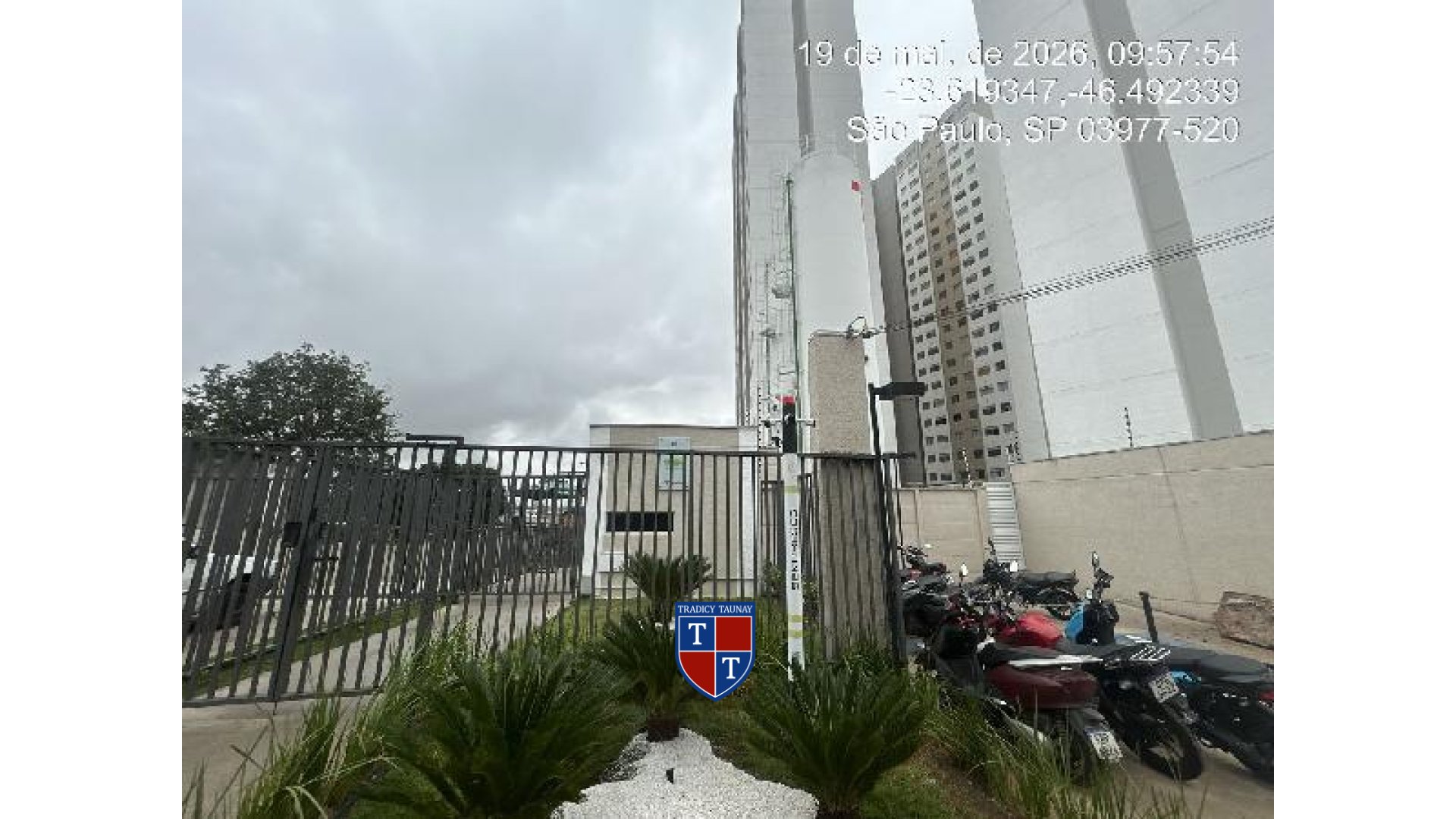 APARTAMENTO em FAZENDA DA JUTA