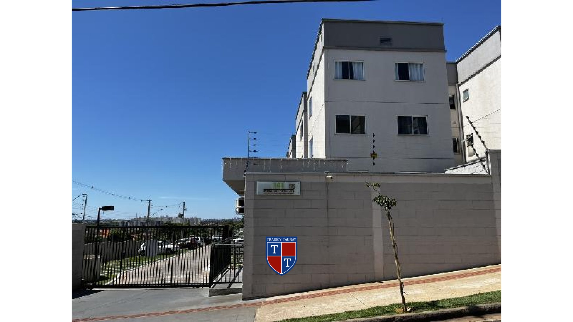 APARTAMENTO em CONJUNTO HABITACIONAL VIOLIM