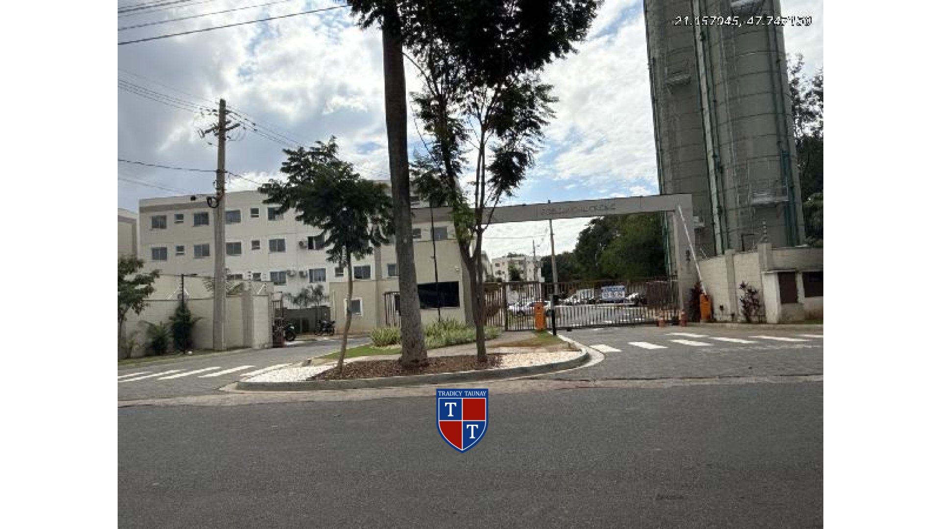 APARTAMENTO em JARDIM OURO BRANCO