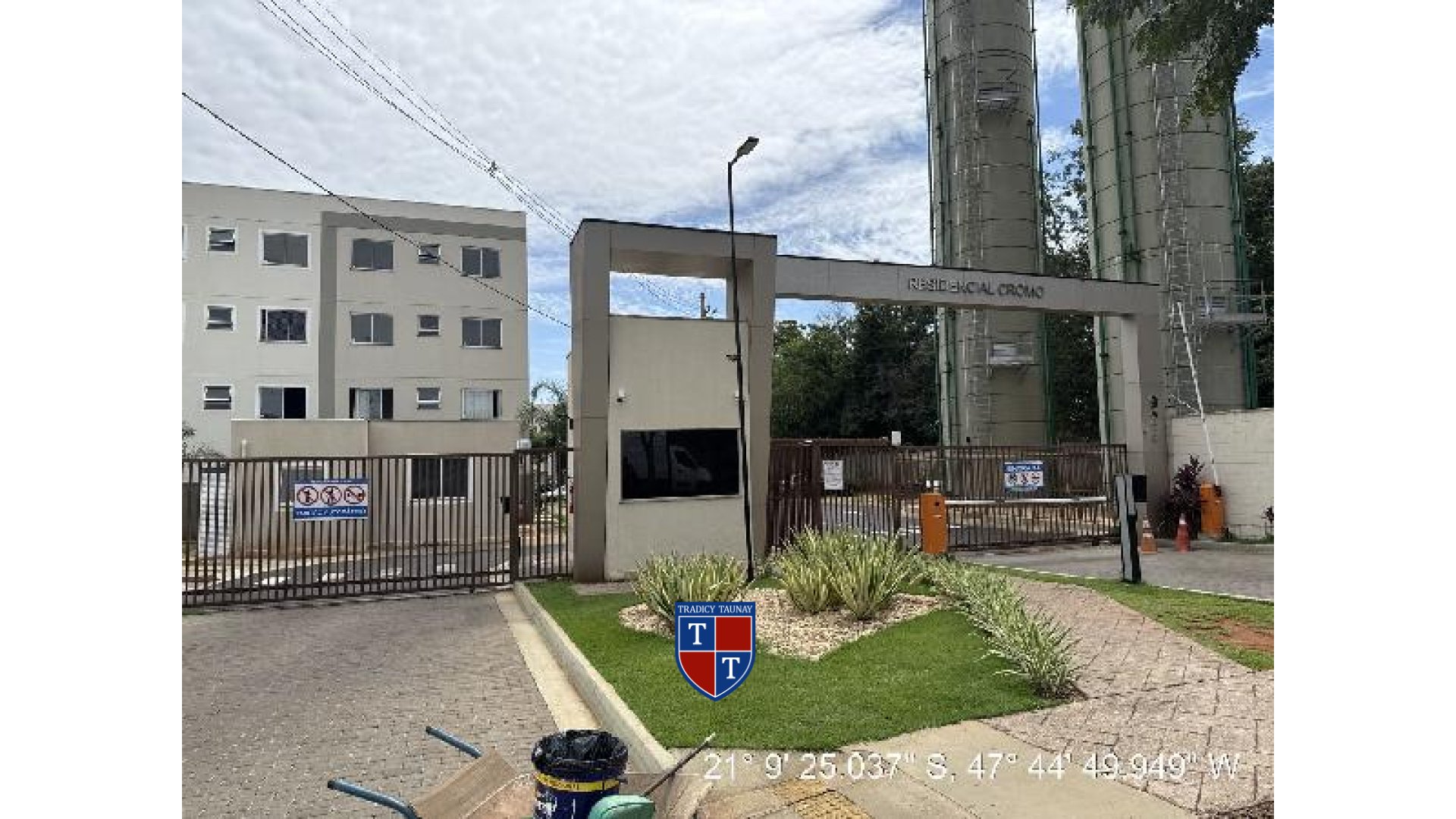APARTAMENTO em JARDIM OURO BRANCO