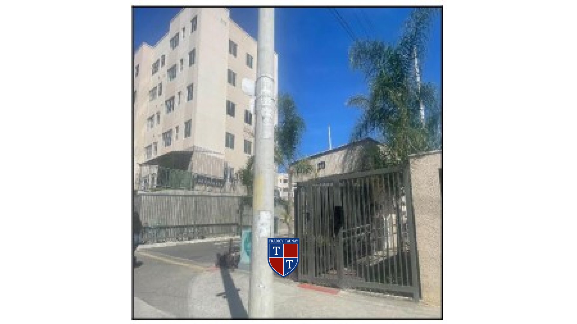 APARTAMENTO em SANTA CRUZ