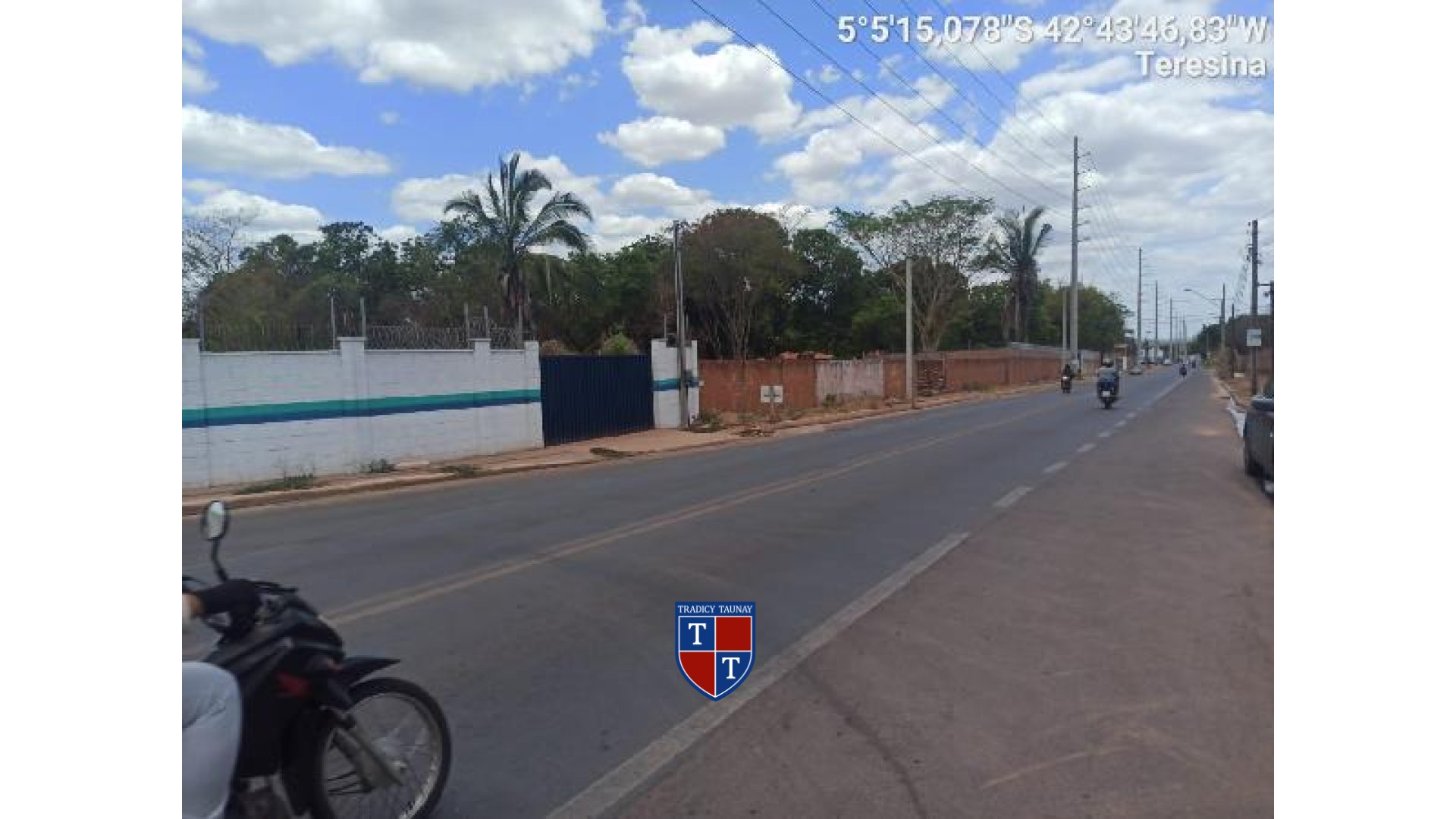 APARTAMENTO em TODOS OS SANTOS