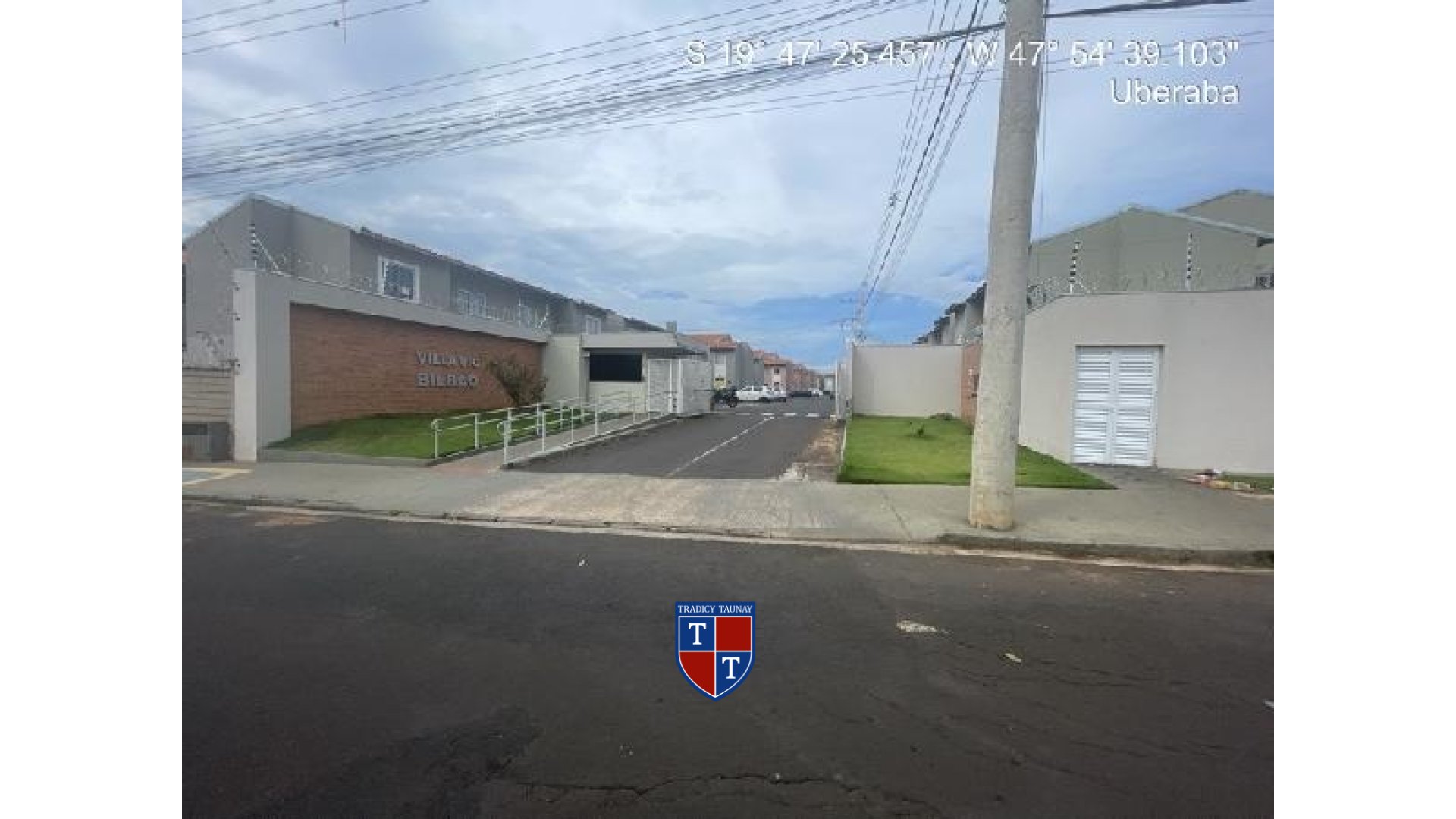 APARTAMENTO em CONJUNTO CHICA FERREIRA