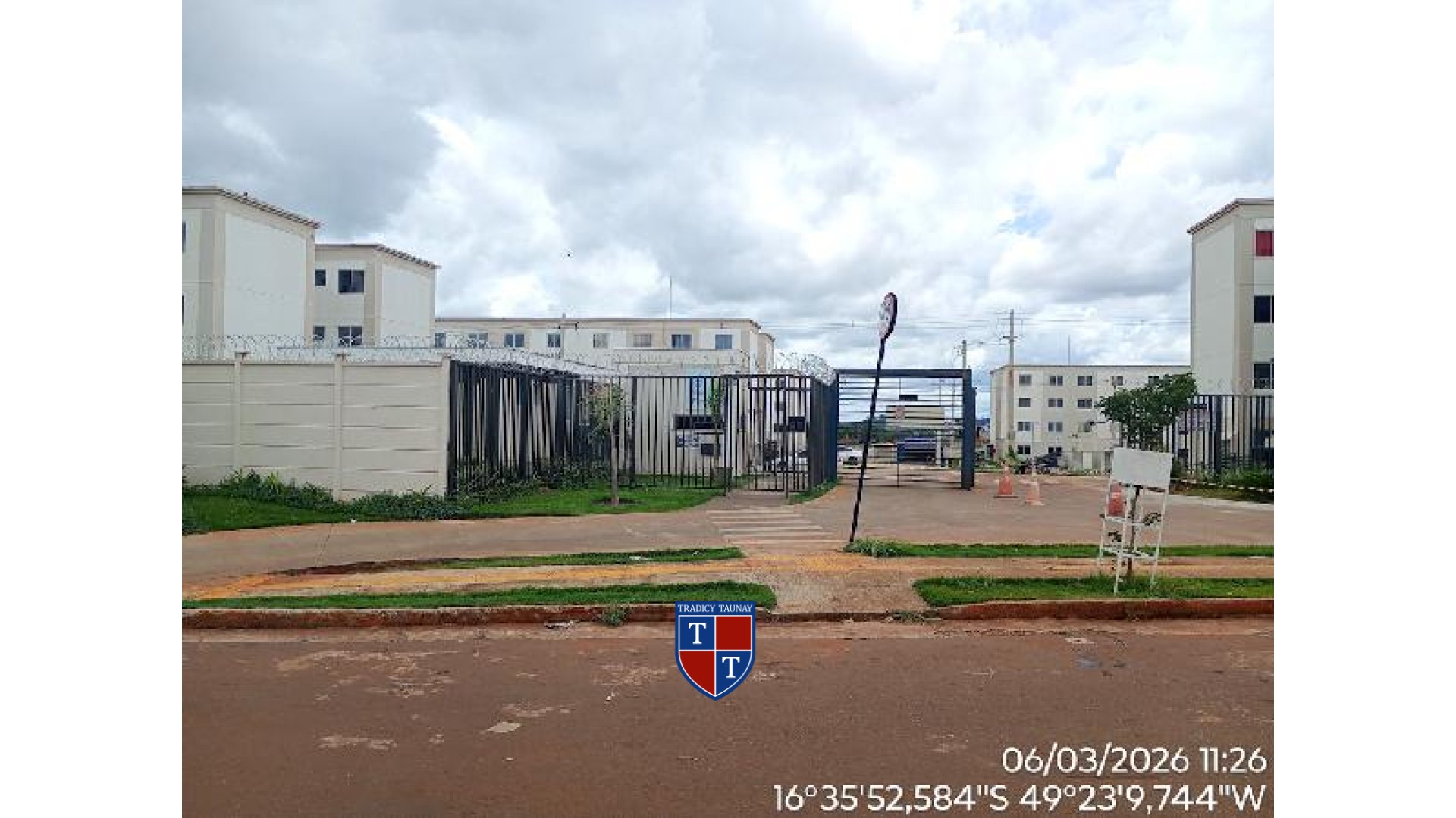 APARTAMENTO em RESIDENCIAL FLORES DO CERRADO