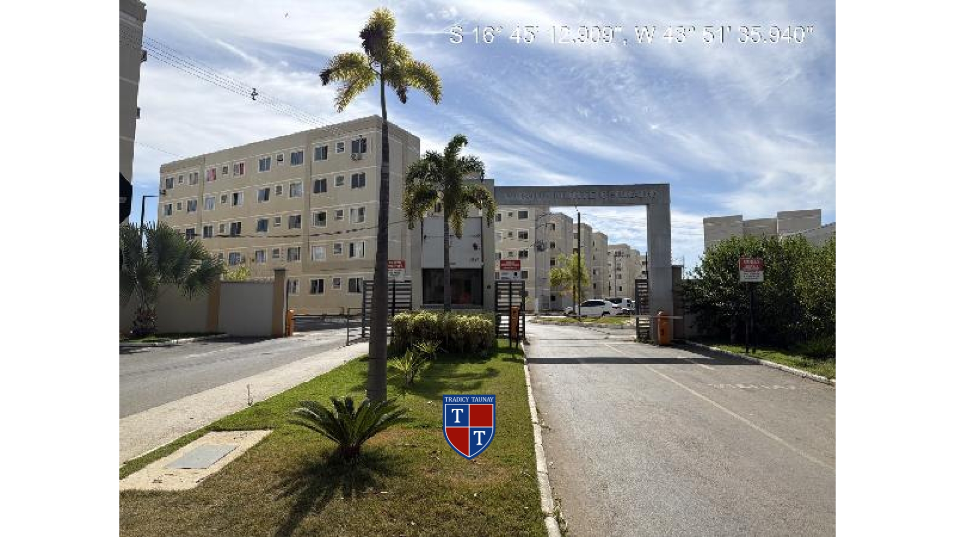 APARTAMENTO em CONJUNTO CRISTO REI
