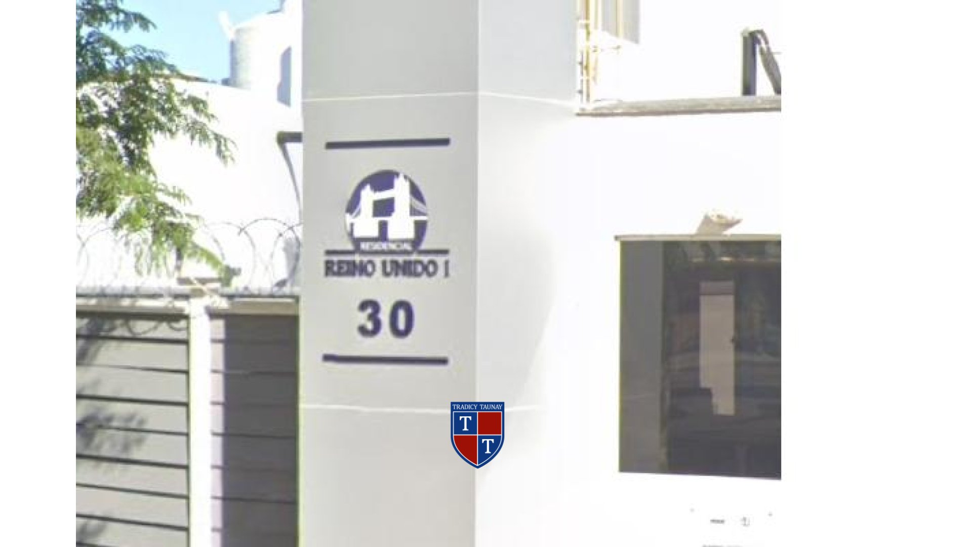 APARTAMENTO em SANTA CRUZ