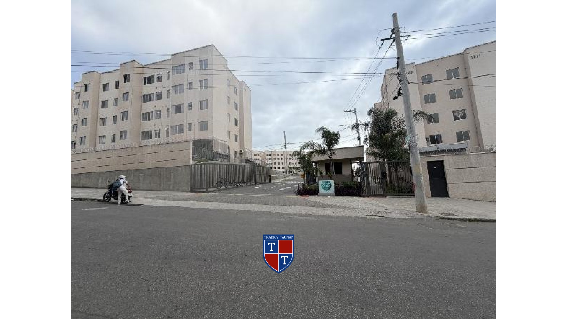 APARTAMENTO em SANTA CRUZ