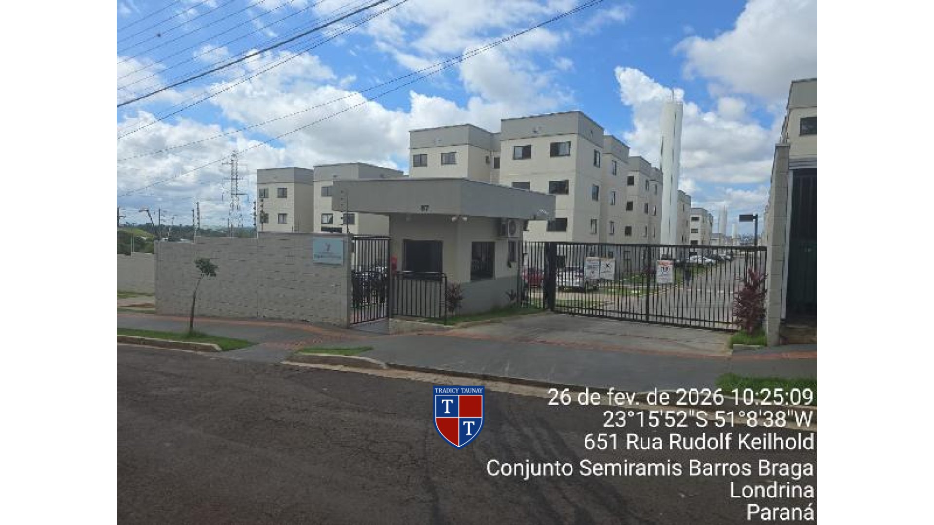 APARTAMENTO em CONJUNTO SEMIRAMIS BARROS BRAGA