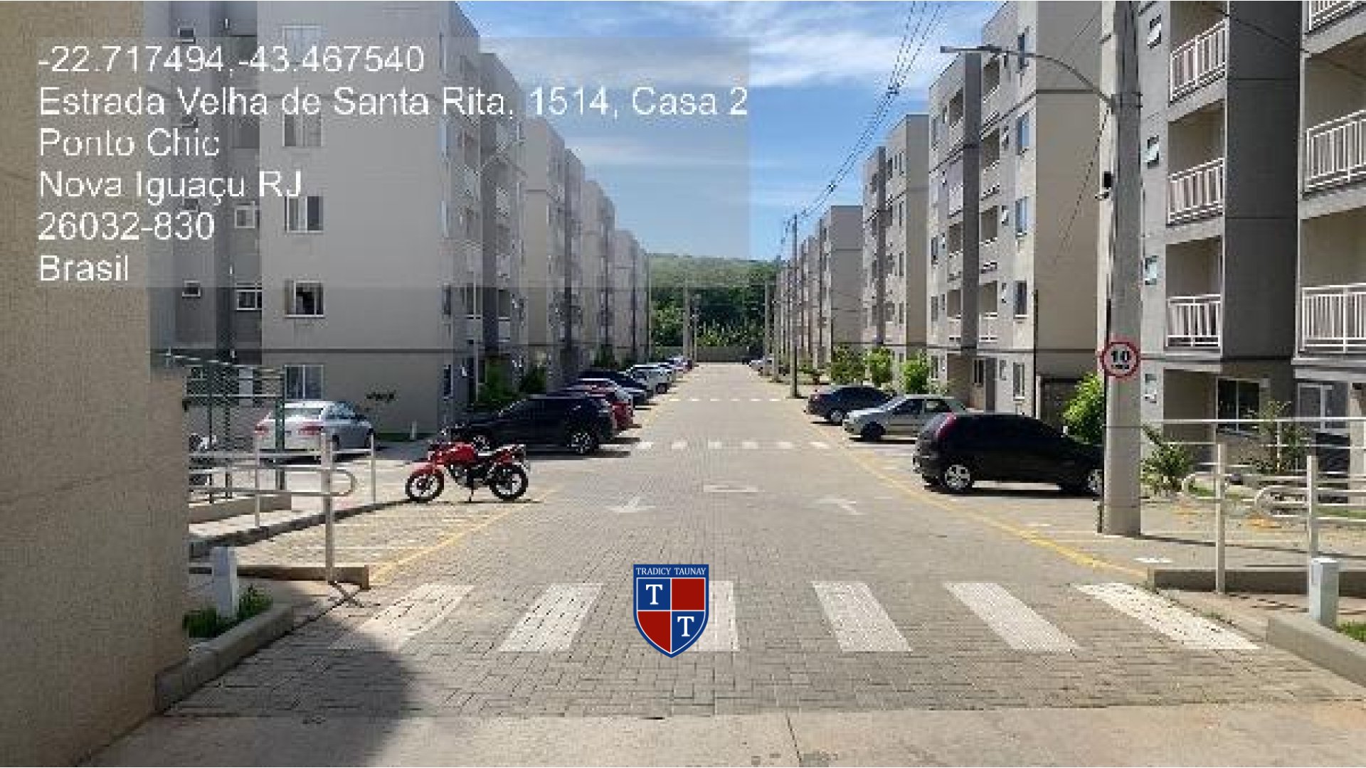 APARTAMENTO em PONTO CHIC