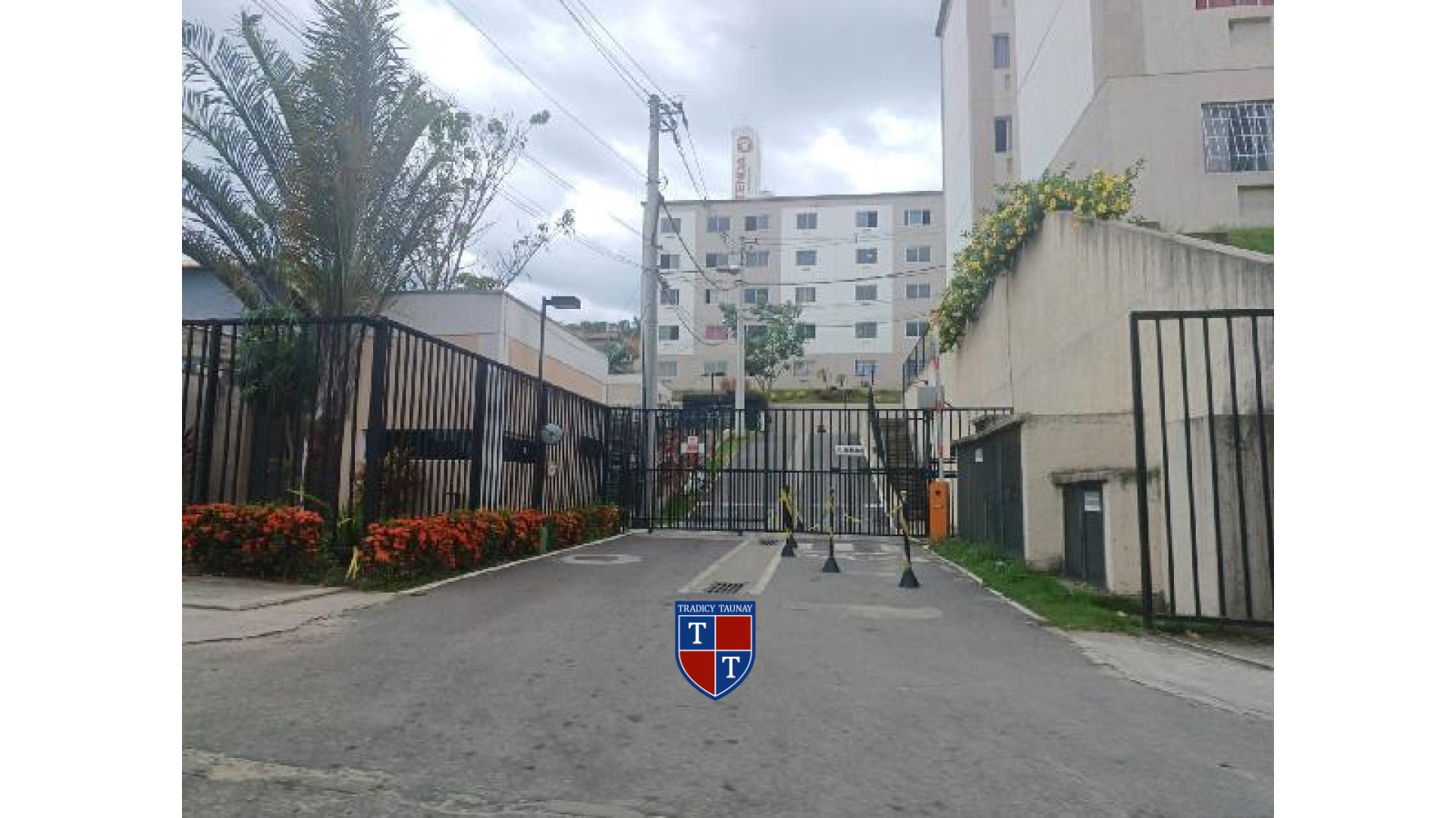 APARTAMENTO em MONJOLOS