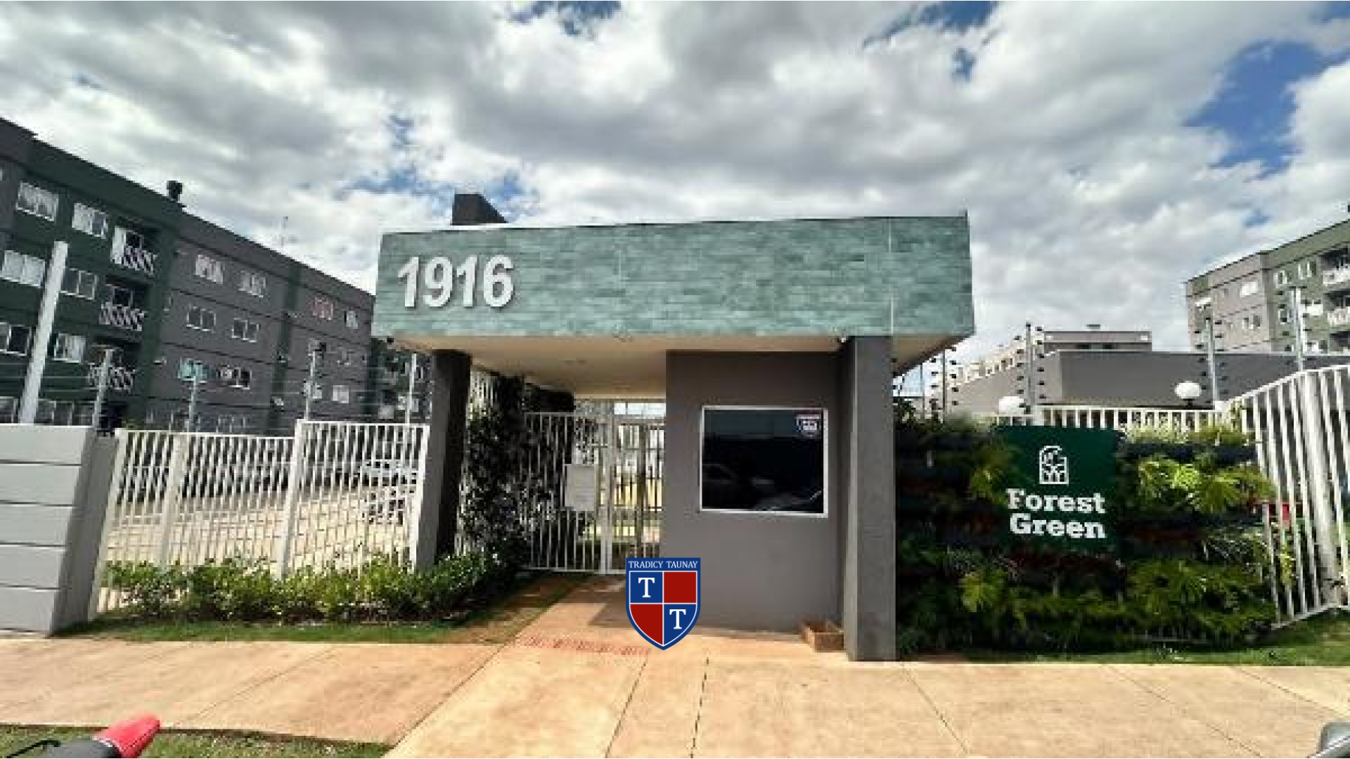 APARTAMENTO em FLORESTA