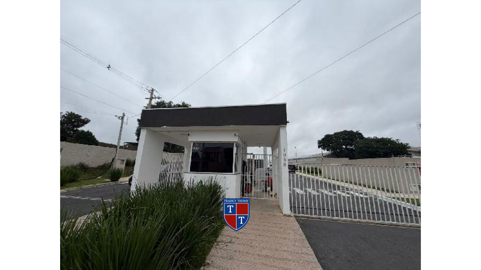 APARTAMENTO em OURO VERDE