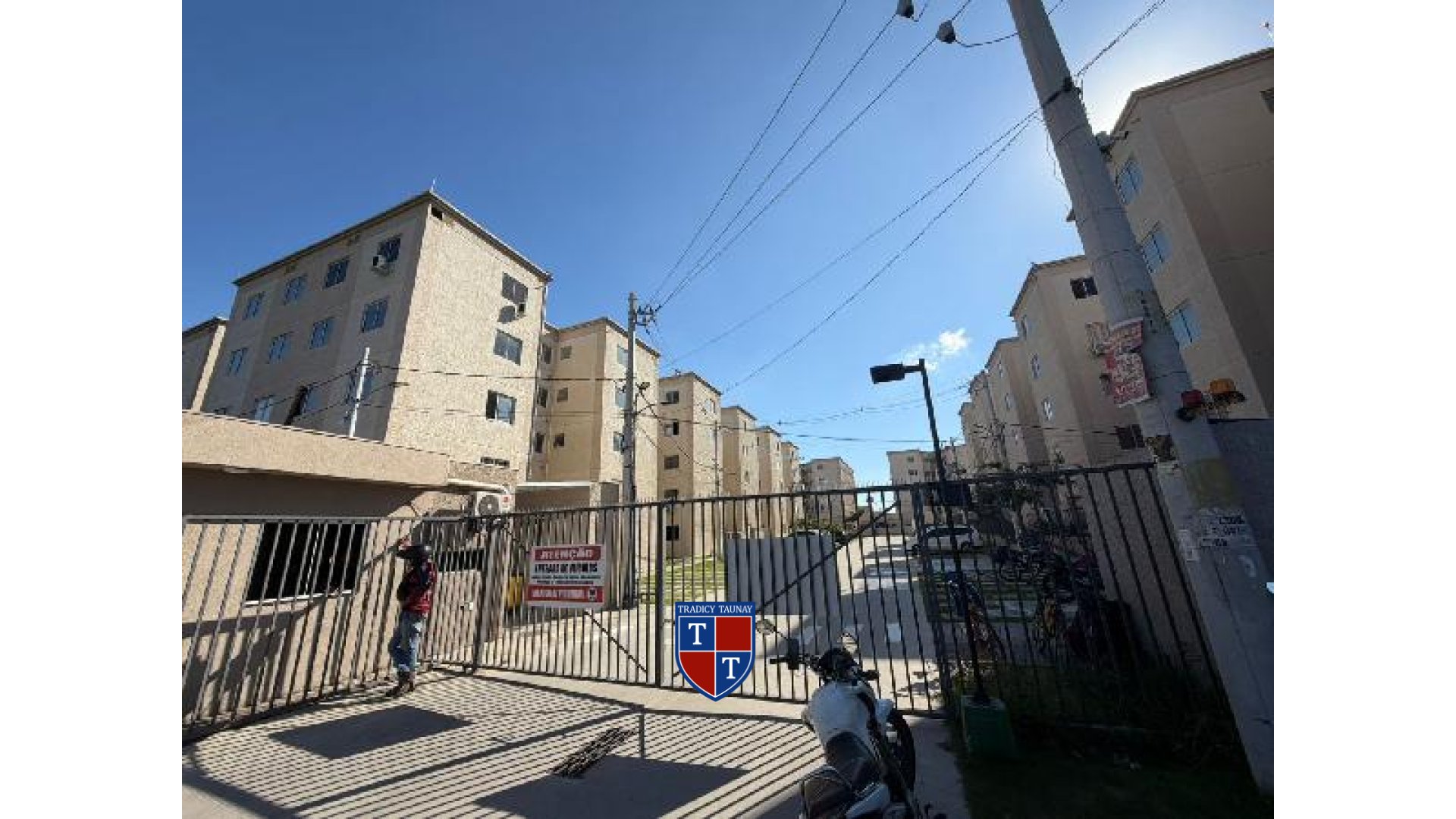 APARTAMENTO em SANTA CRUZ