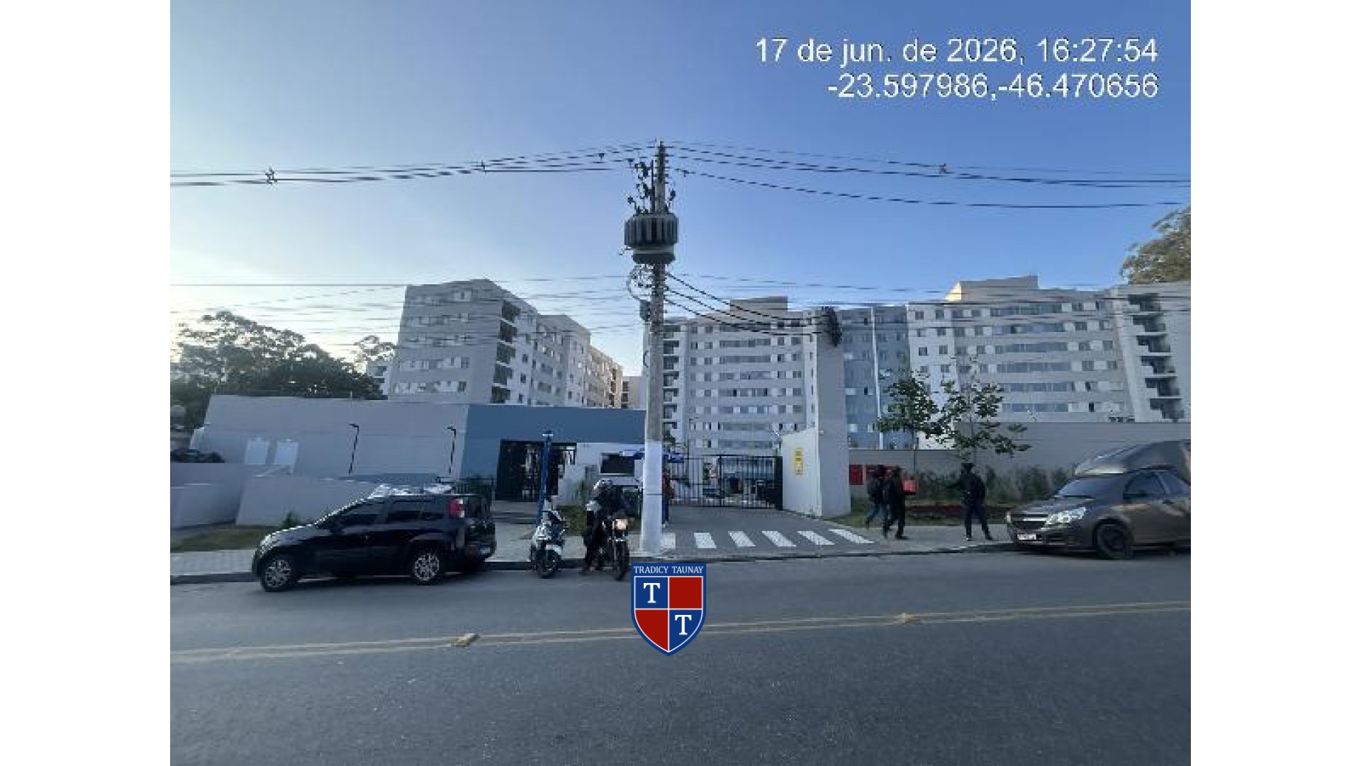 APARTAMENTO em PARQUE COLONIAL