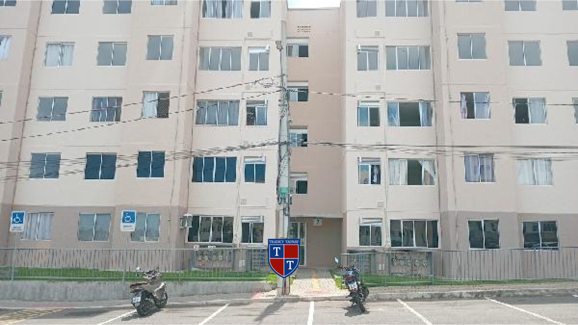 APARTAMENTO em SANTA CRUZ