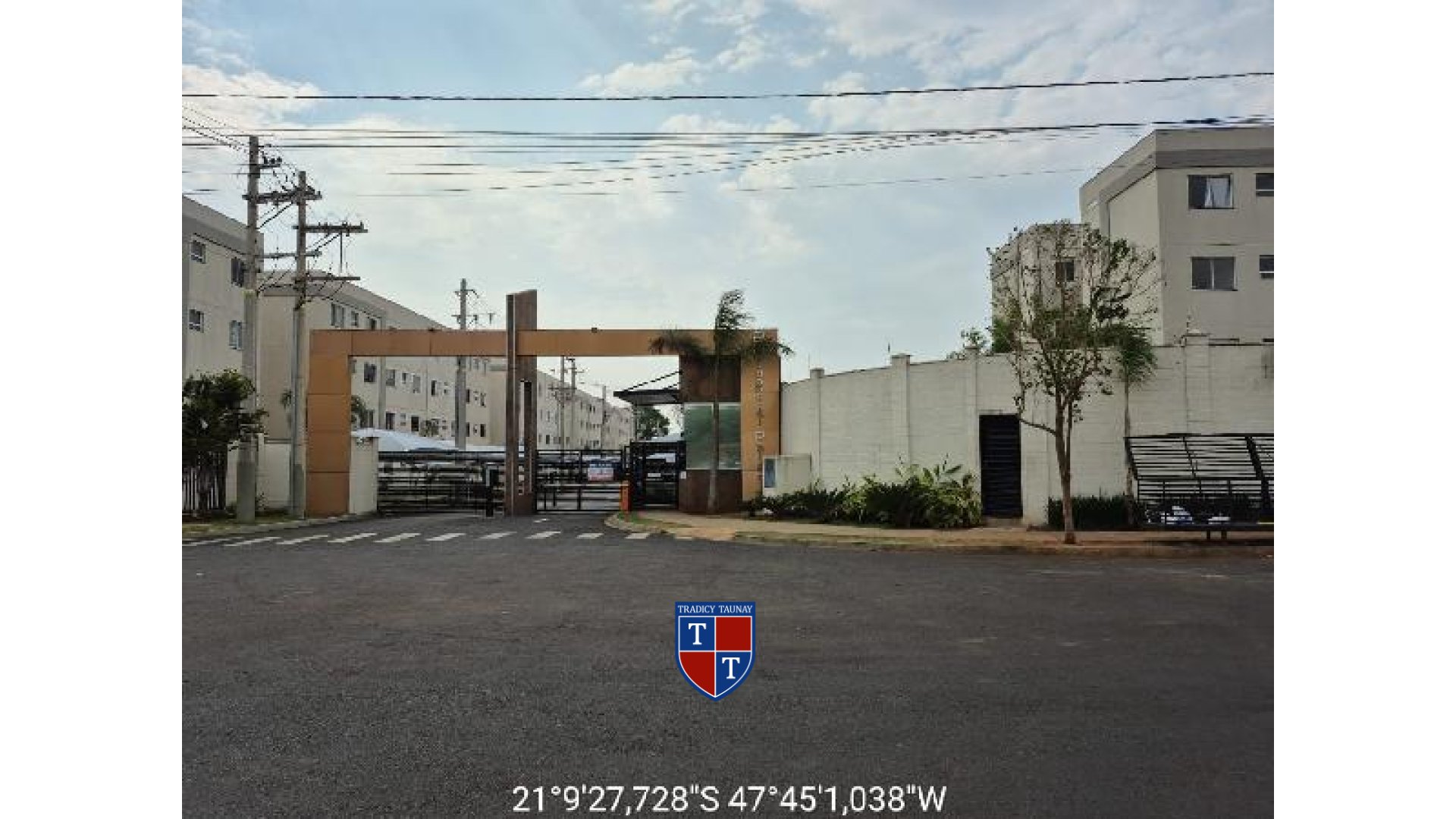 APARTAMENTO em JARDIM OURO BRANCO
