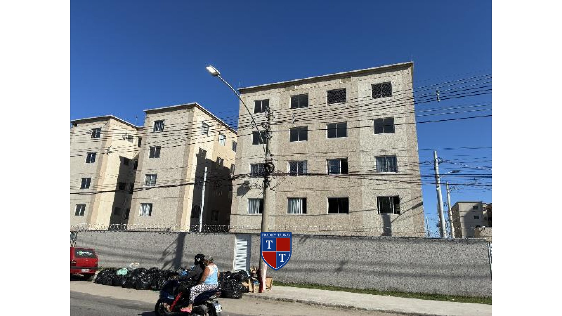 APARTAMENTO em SANTA CRUZ