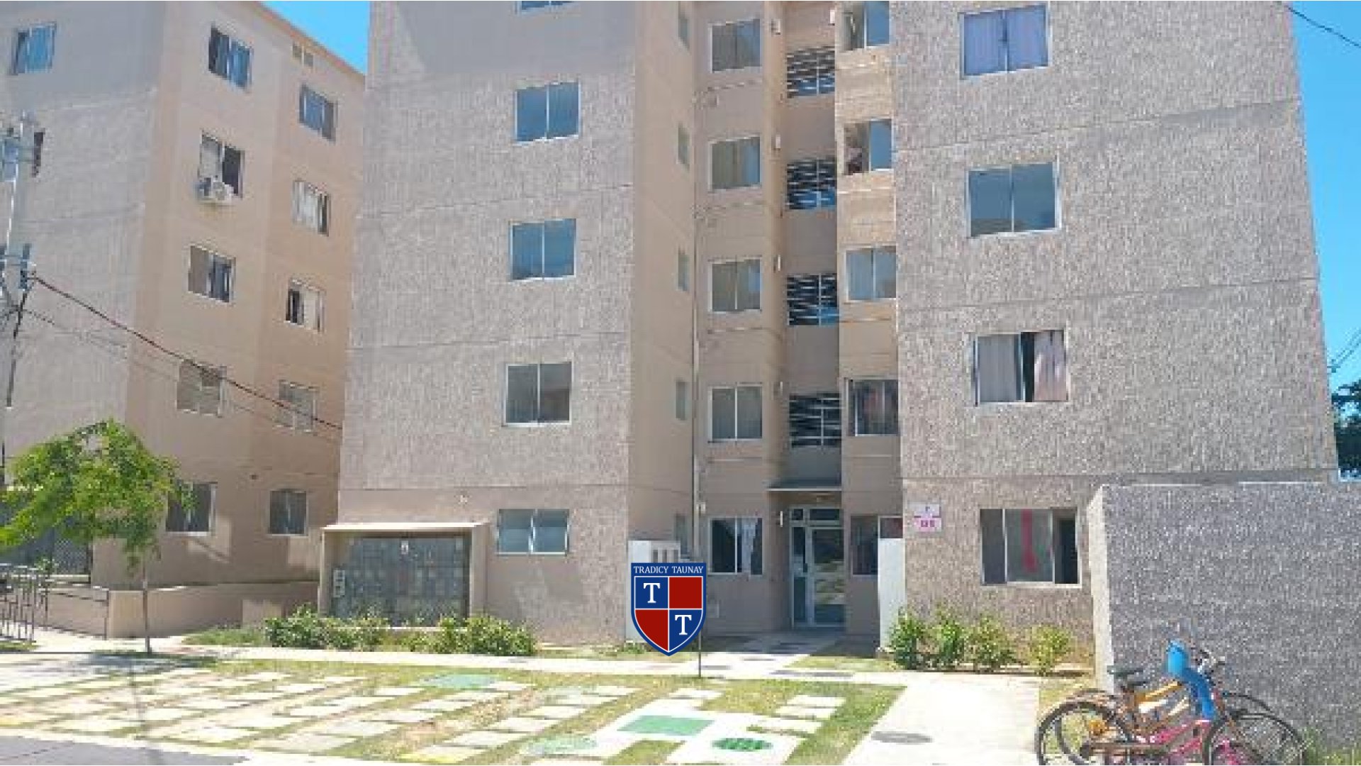 APARTAMENTO em SANTA CRUZ