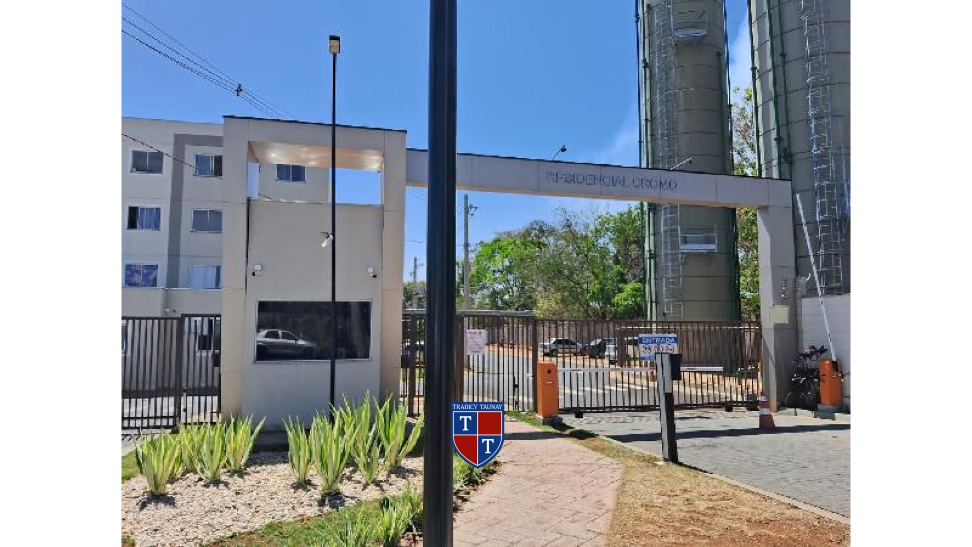 APARTAMENTO em JARDIM OURO BRANCO