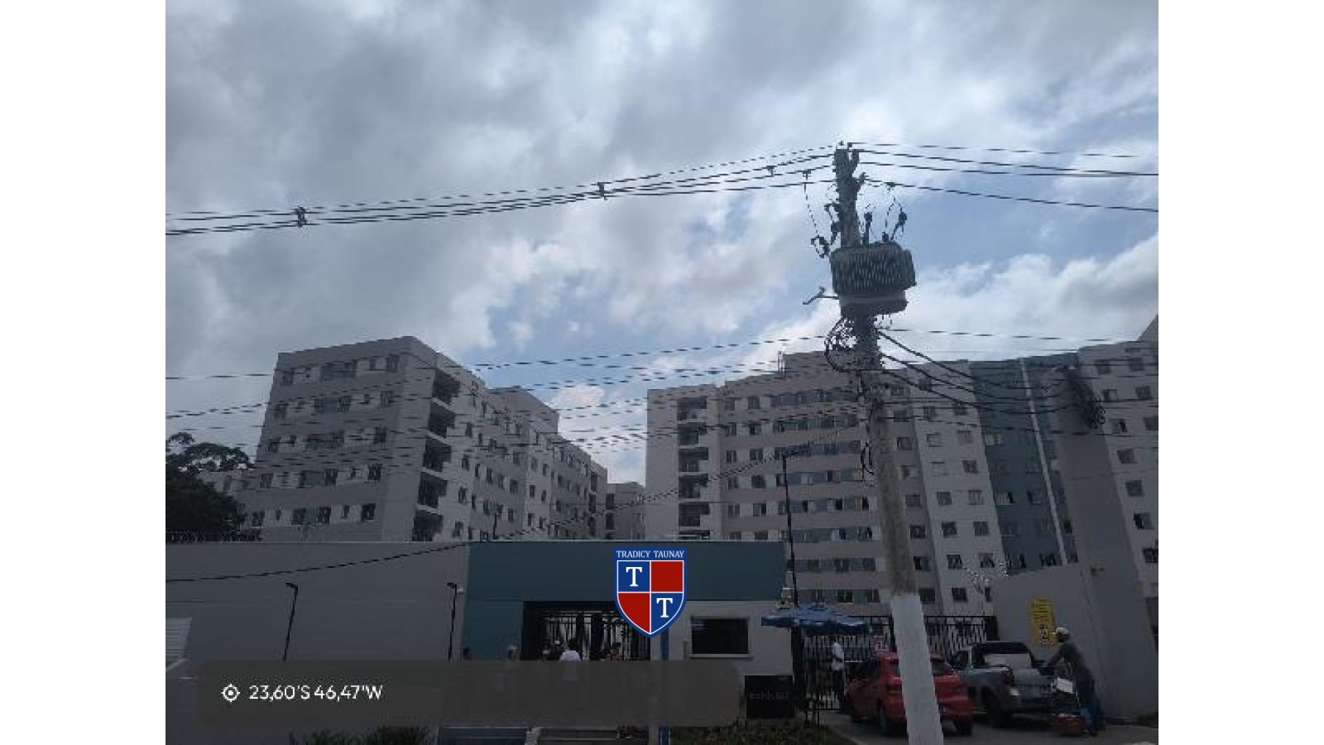 APARTAMENTO em PARQUE COLONIAL