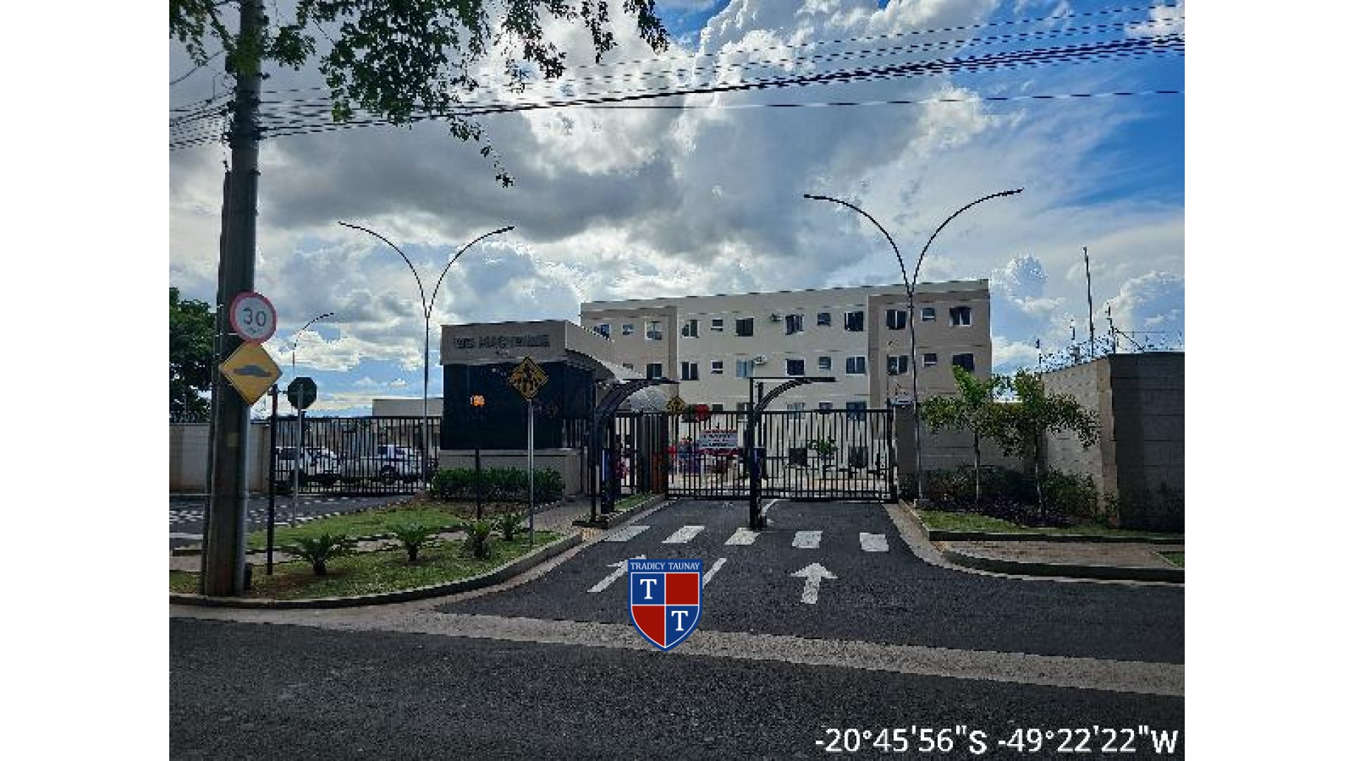 APARTAMENTO em DISTRITO INDUSTRIAL WALDEMAR DE OLIVEIRA