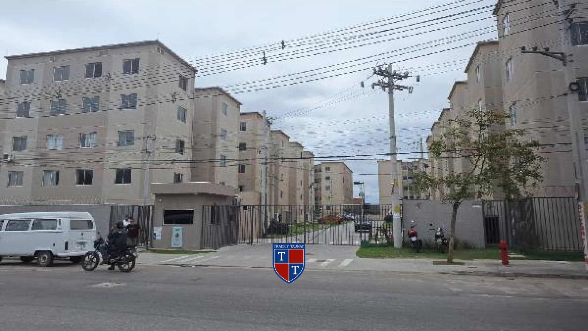 APARTAMENTO em SANTA CRUZ