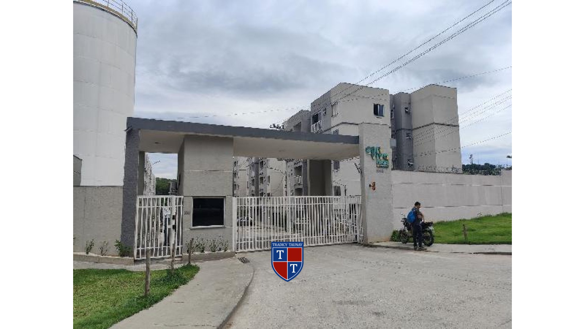 APARTAMENTO em PONTO CHIC