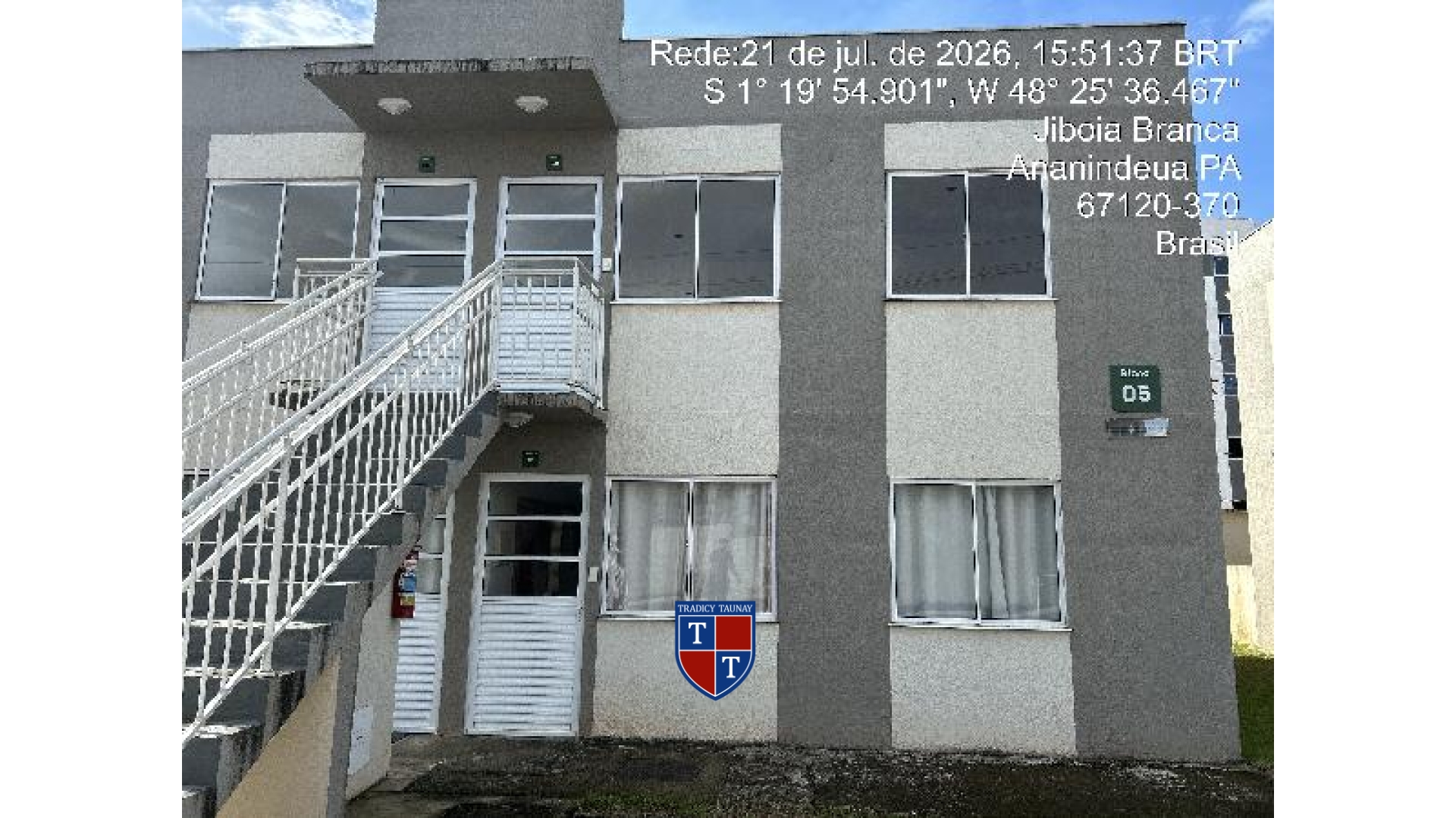 APARTAMENTO em COQUEIRO