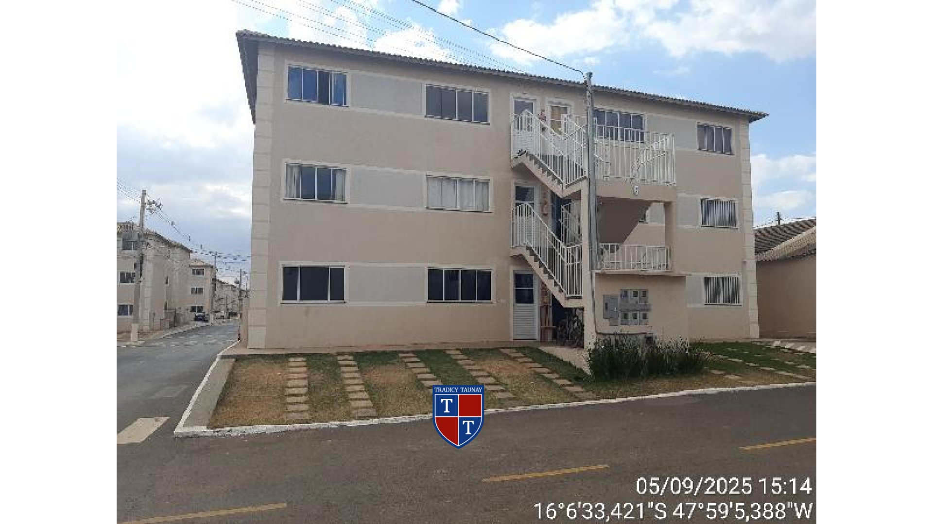 APARTAMENTO em CHACARAS E MANSOES SANTA MARIA