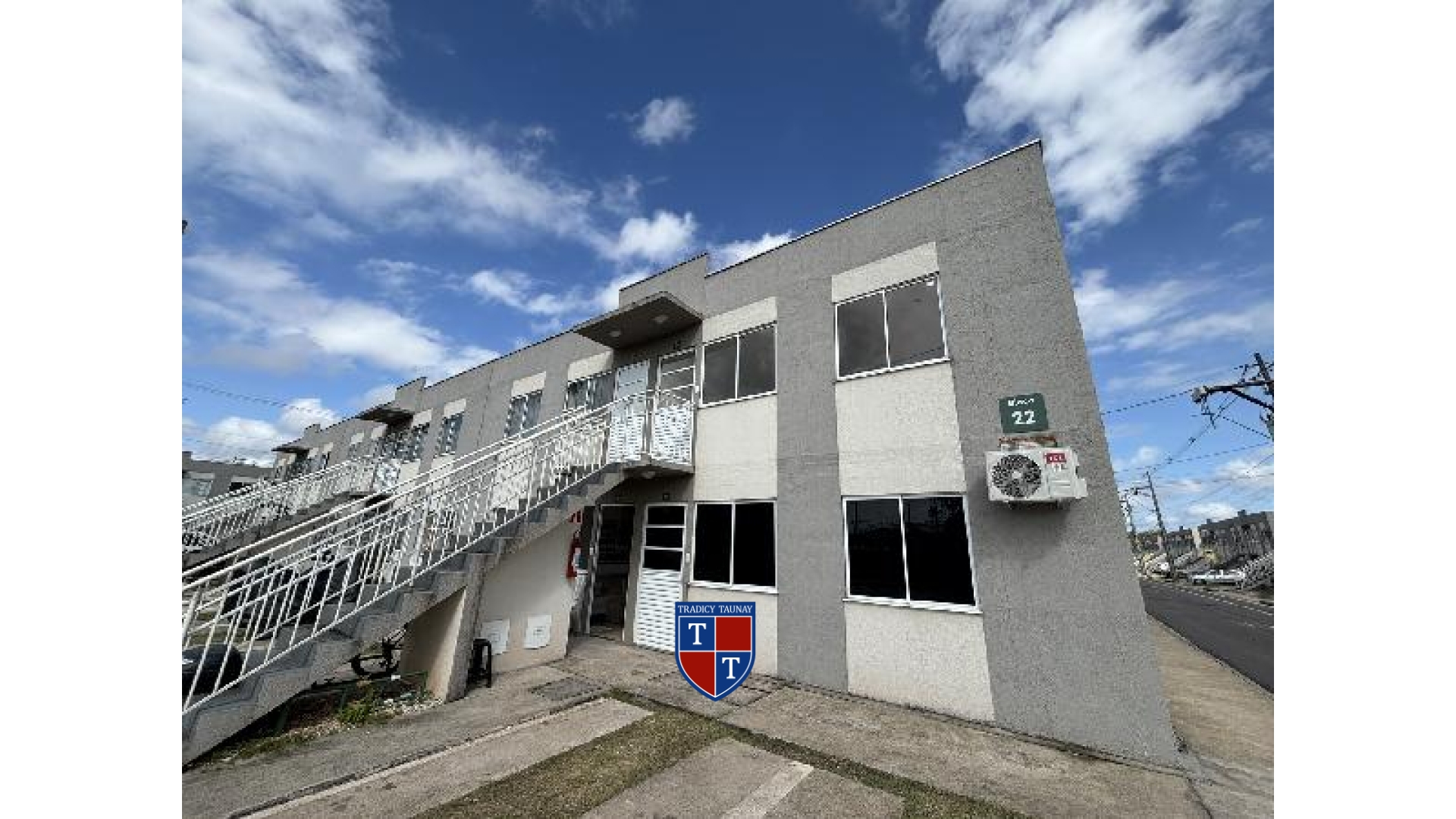 APARTAMENTO em COQUEIRO