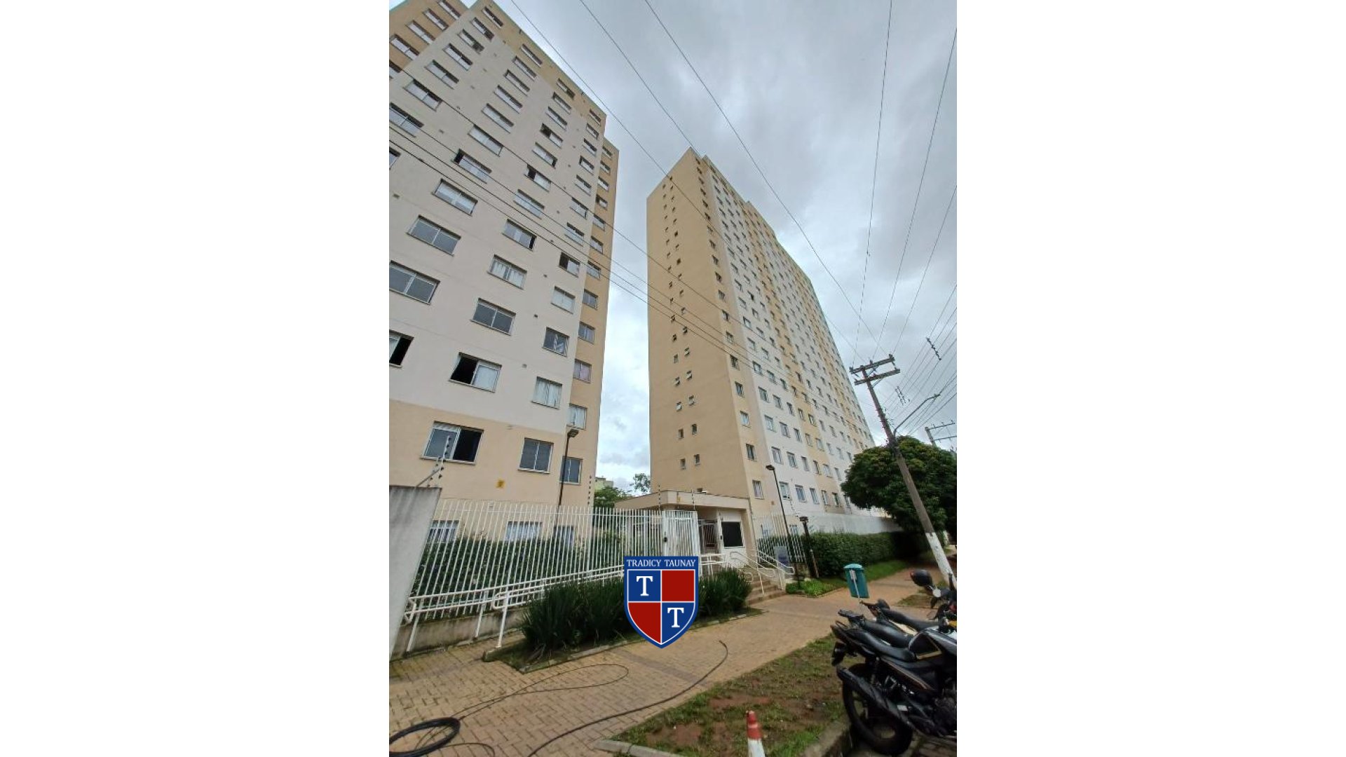 APARTAMENTO em JARDIM ITACOLOMI
