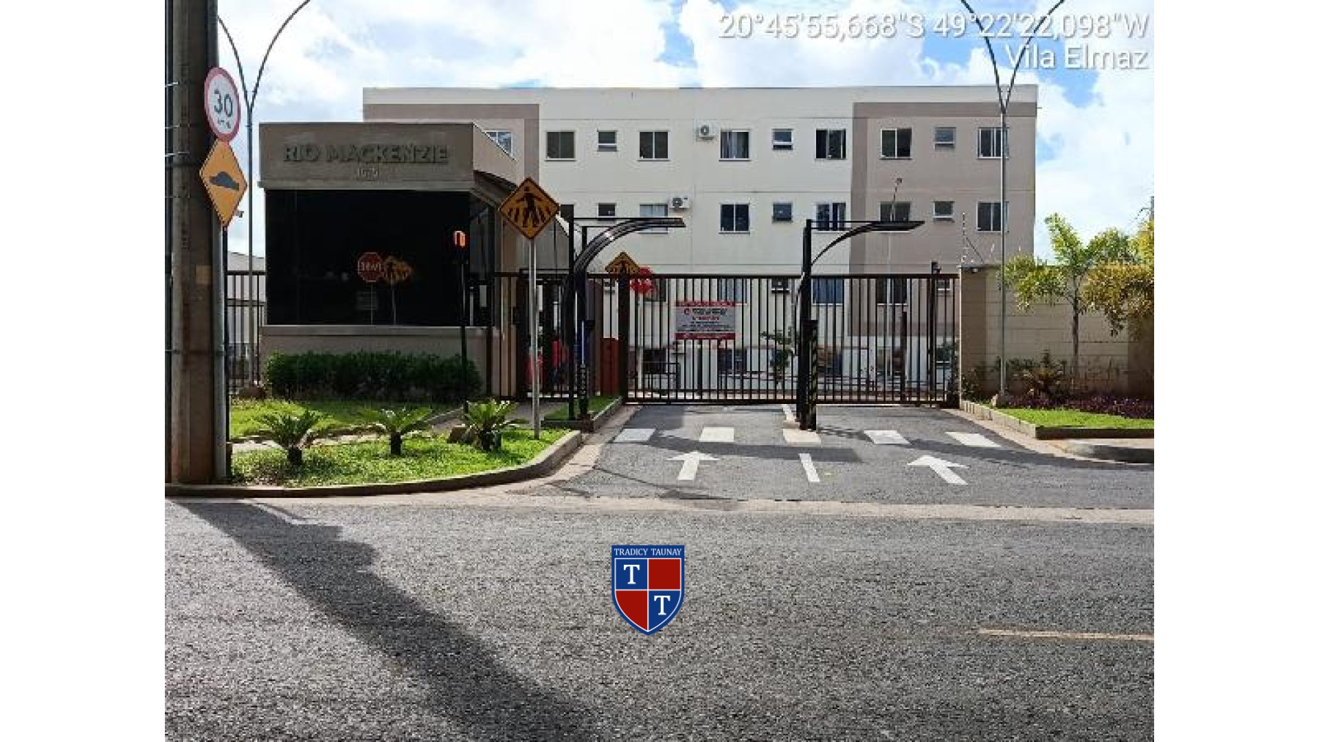 APARTAMENTO em DISTRITO INDUSTRIAL WALDEMAR DE OLIVEIRA