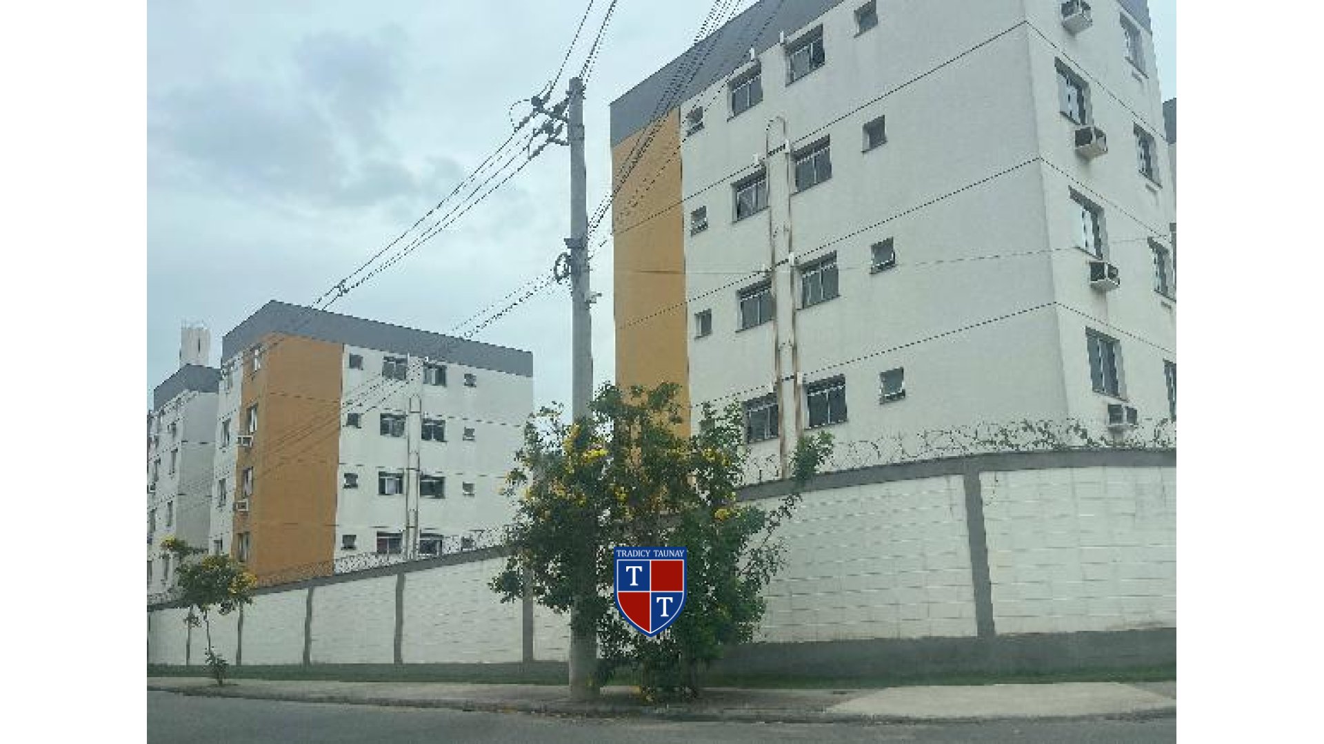 APARTAMENTO em JARDIM GRAMACHO